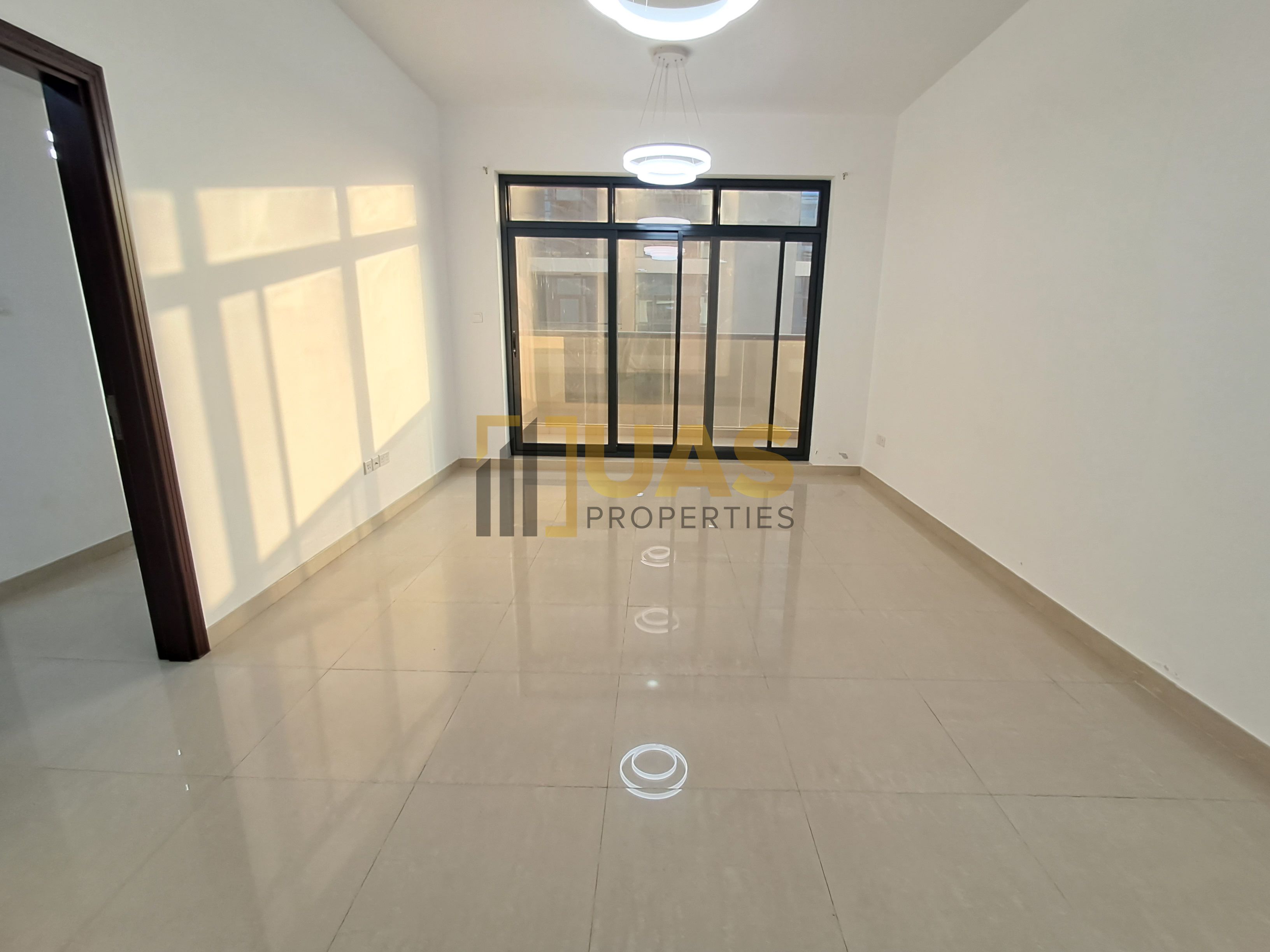 Lavish Apartment | Huge size | Close To Metro