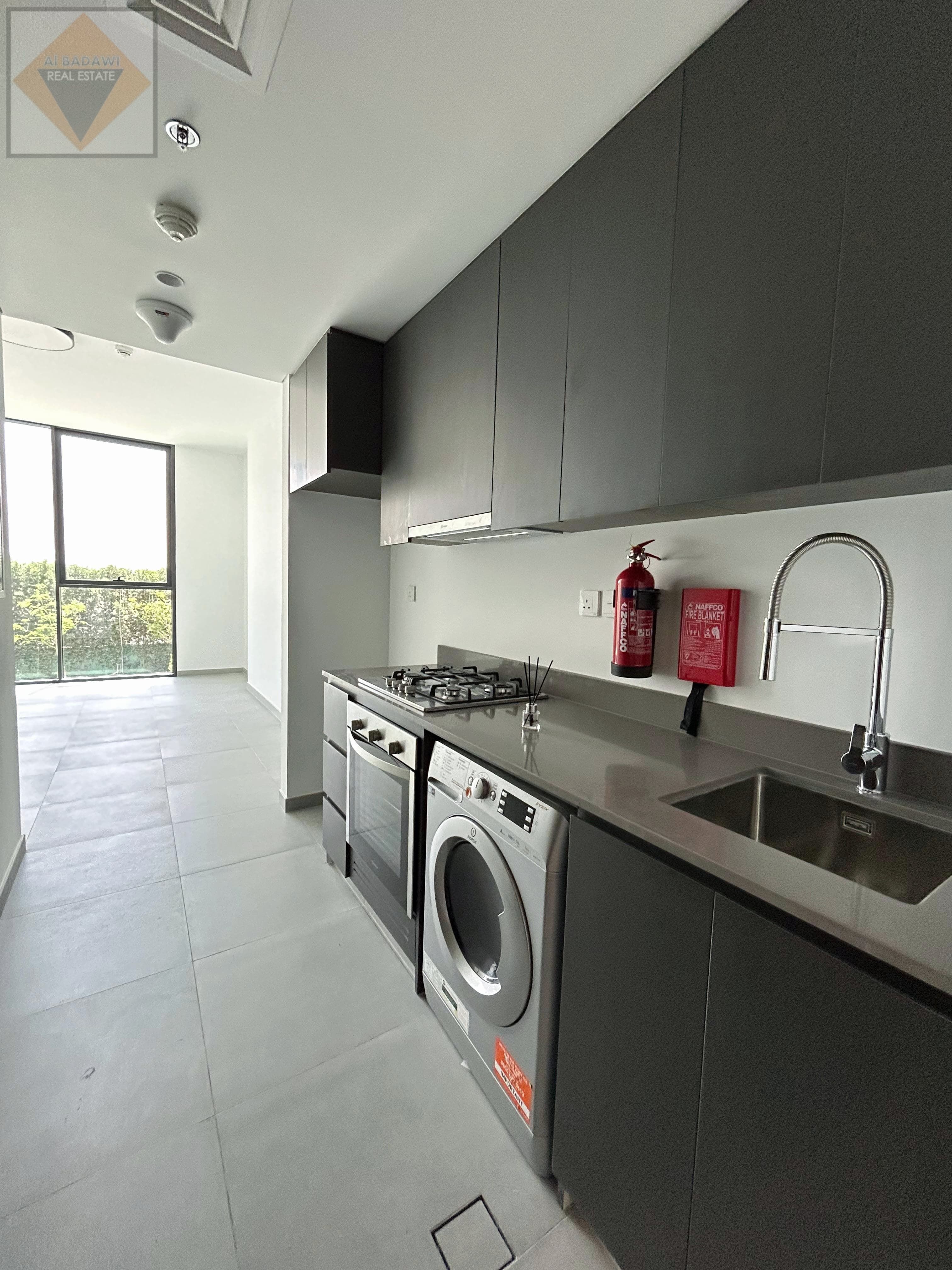 Live Smart! Spacious Studio with Pool, Gym & Free Parking