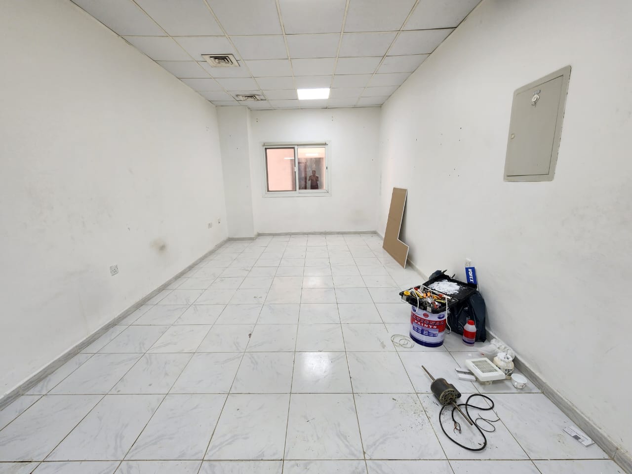 Chilar free Big saiz Studio Available school area in Muwailha Sharjah Call Ahsan Ali