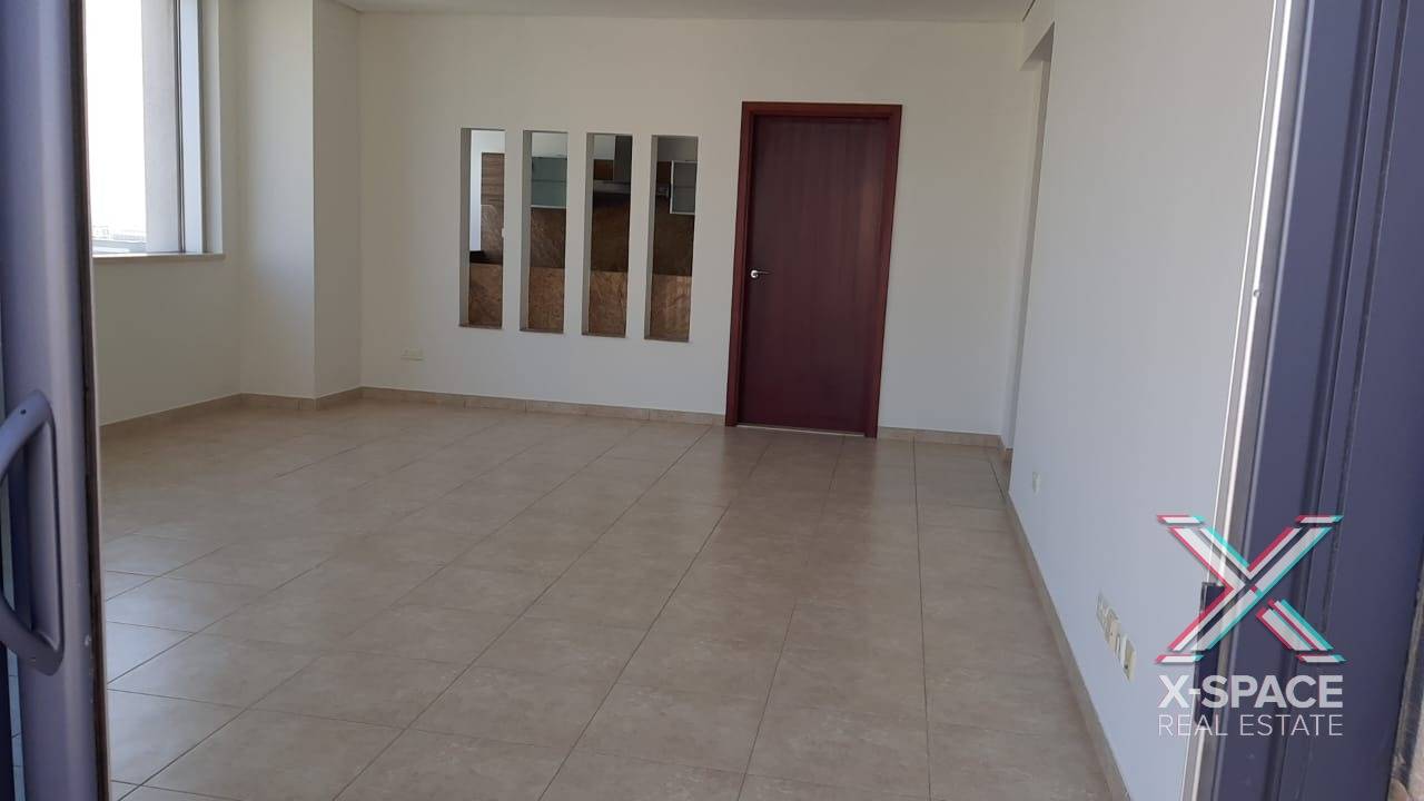 Big Spacious 3-Bedroom Apartment Buteena Deira
