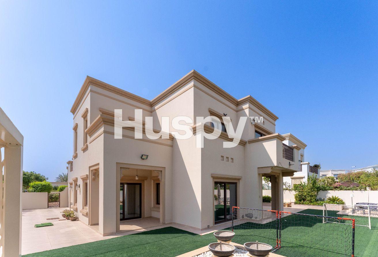 Overlooking Pool | Unfurnished | Vacant