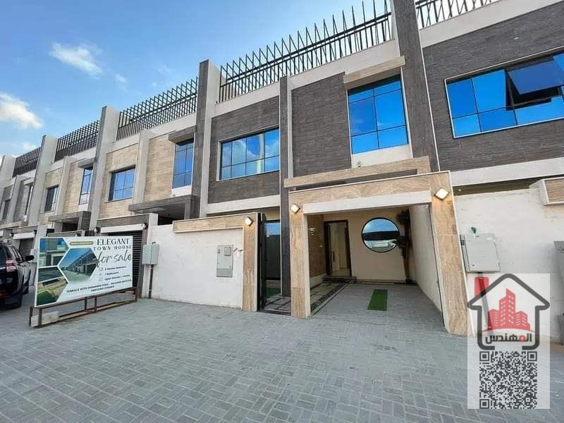 For rent in Zahya 6 masterbed with living, two kitchens, and a private pool on the terrace https للإيجار فيلا ٦ غرف نوم ماستر و صالة مع مطبخين و مسبح خاص عالتراس