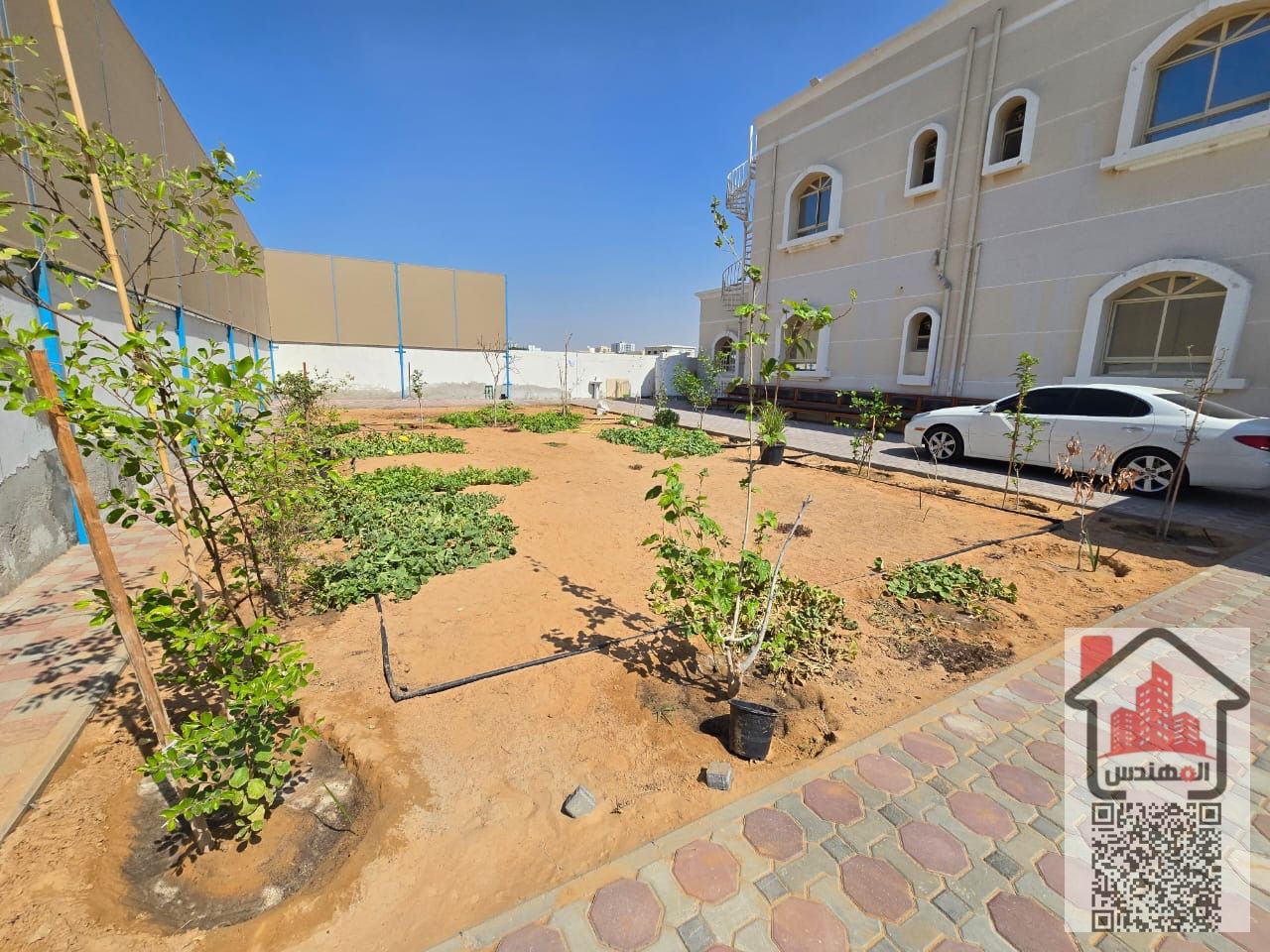 Villa for rent in Al Hamidiyah, Ajman. 10,000 square feet. 6 bedrooms, two living rooms, and a majlis. Indoor garden. Required AED 110,000 Only Emirati tenants are required.