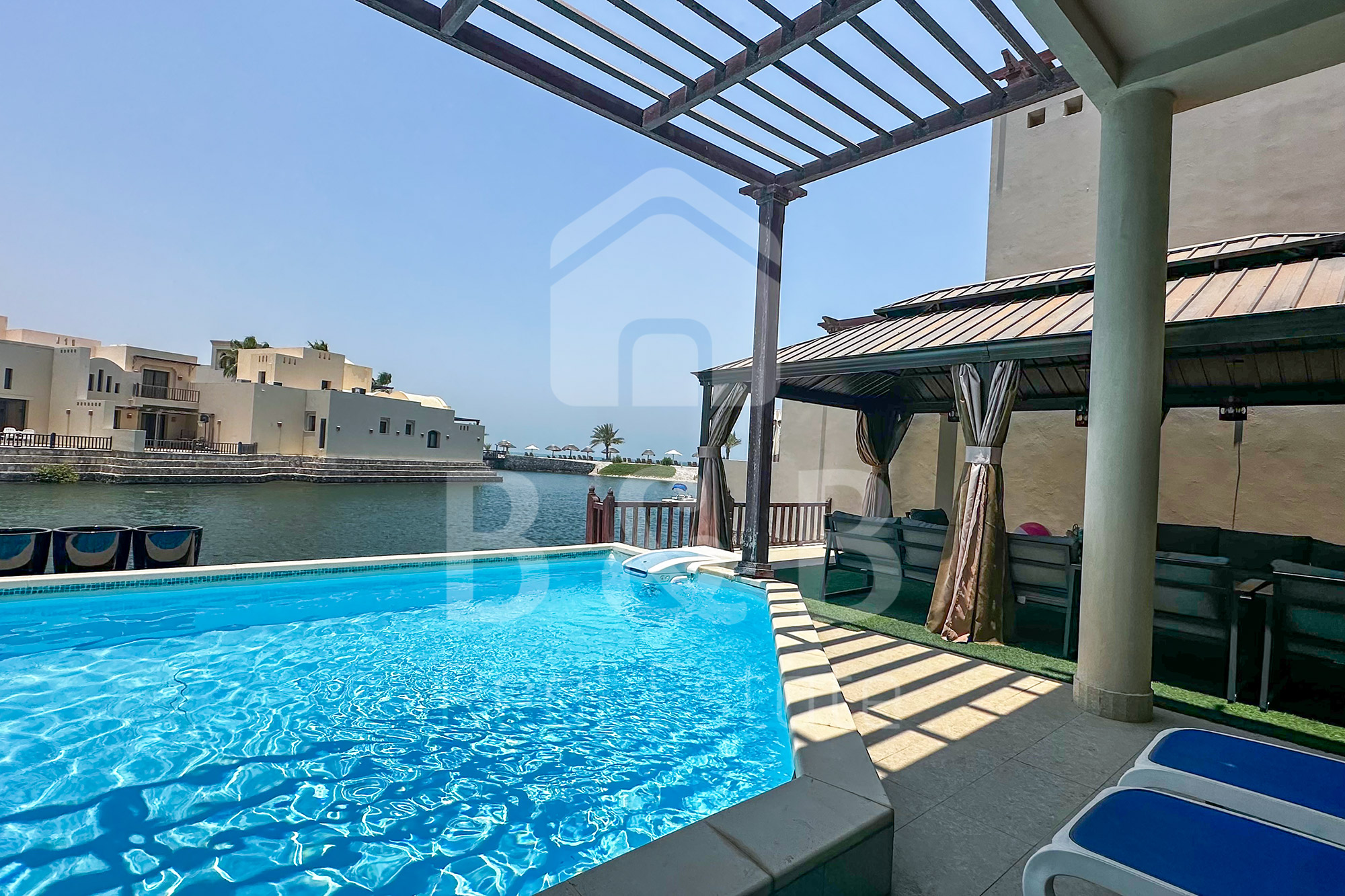 Private Pool - Luxury Furnished Beachfront Villa