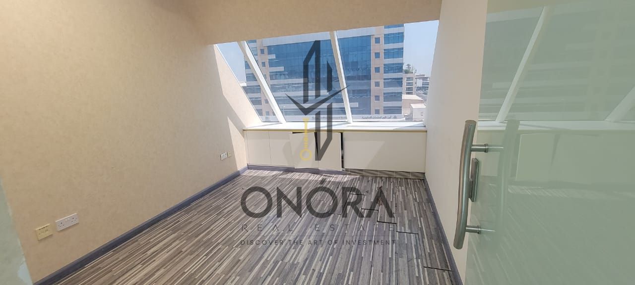 SPACIOUS OFFICE FOR RENT | PRIME LOCATION