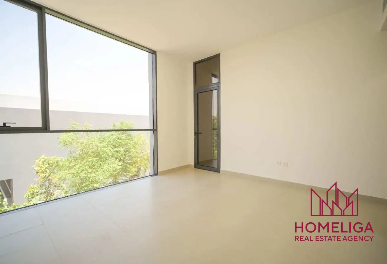 Large Area | OP Sale Price | Handover 4Q 2025