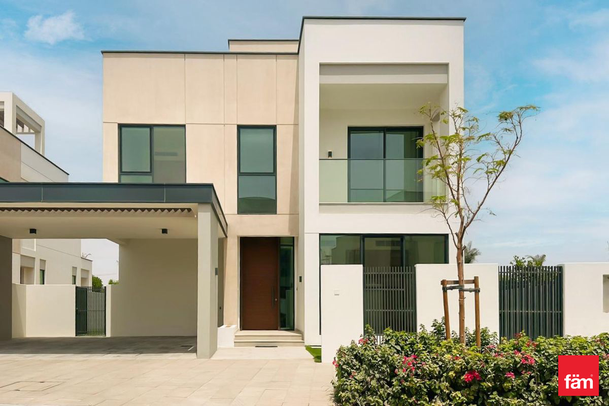 Move In Ready Corner Villa with High End Touches