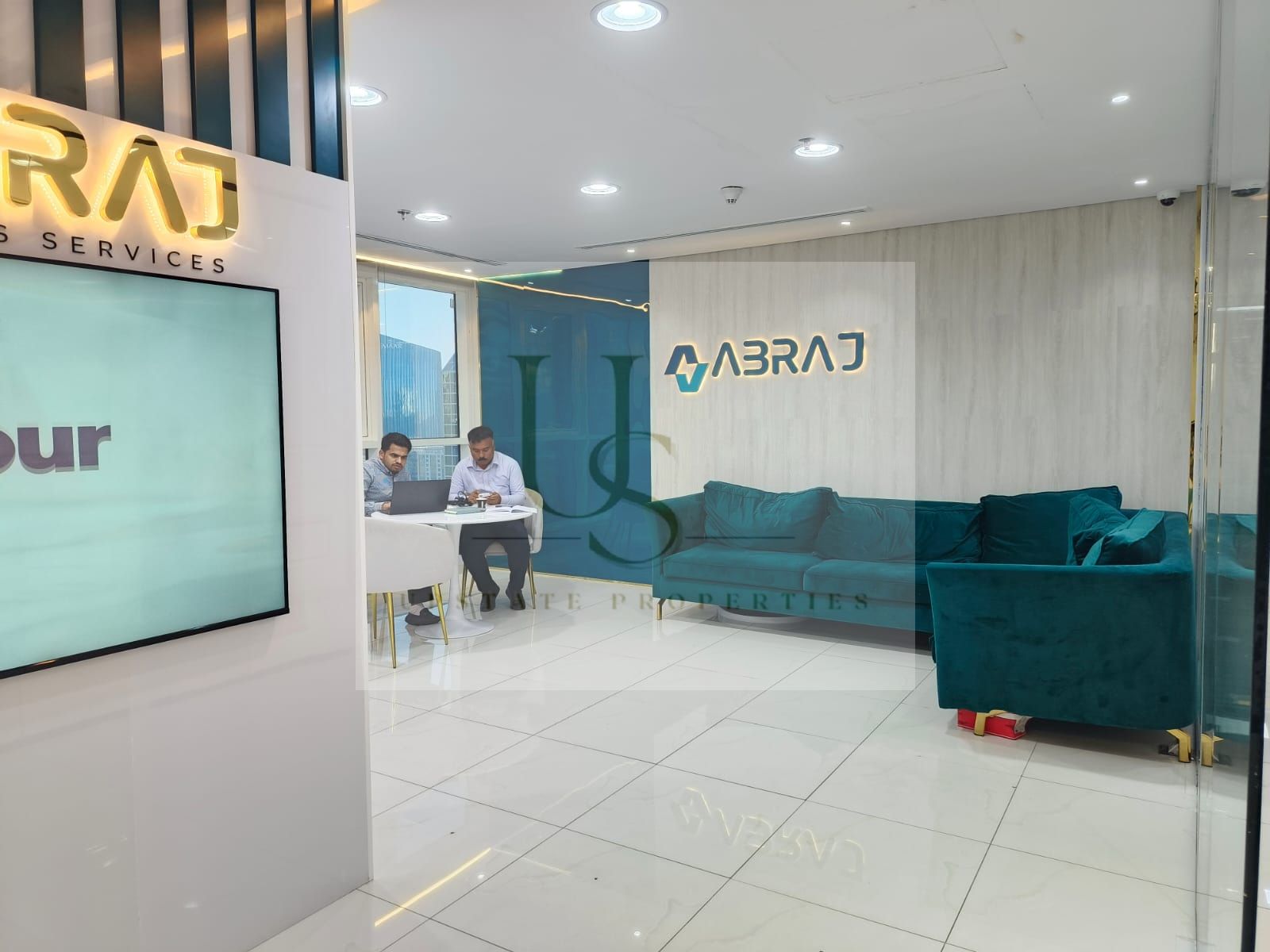 Accessible to Metro | Furnished Offices | Multiple Options