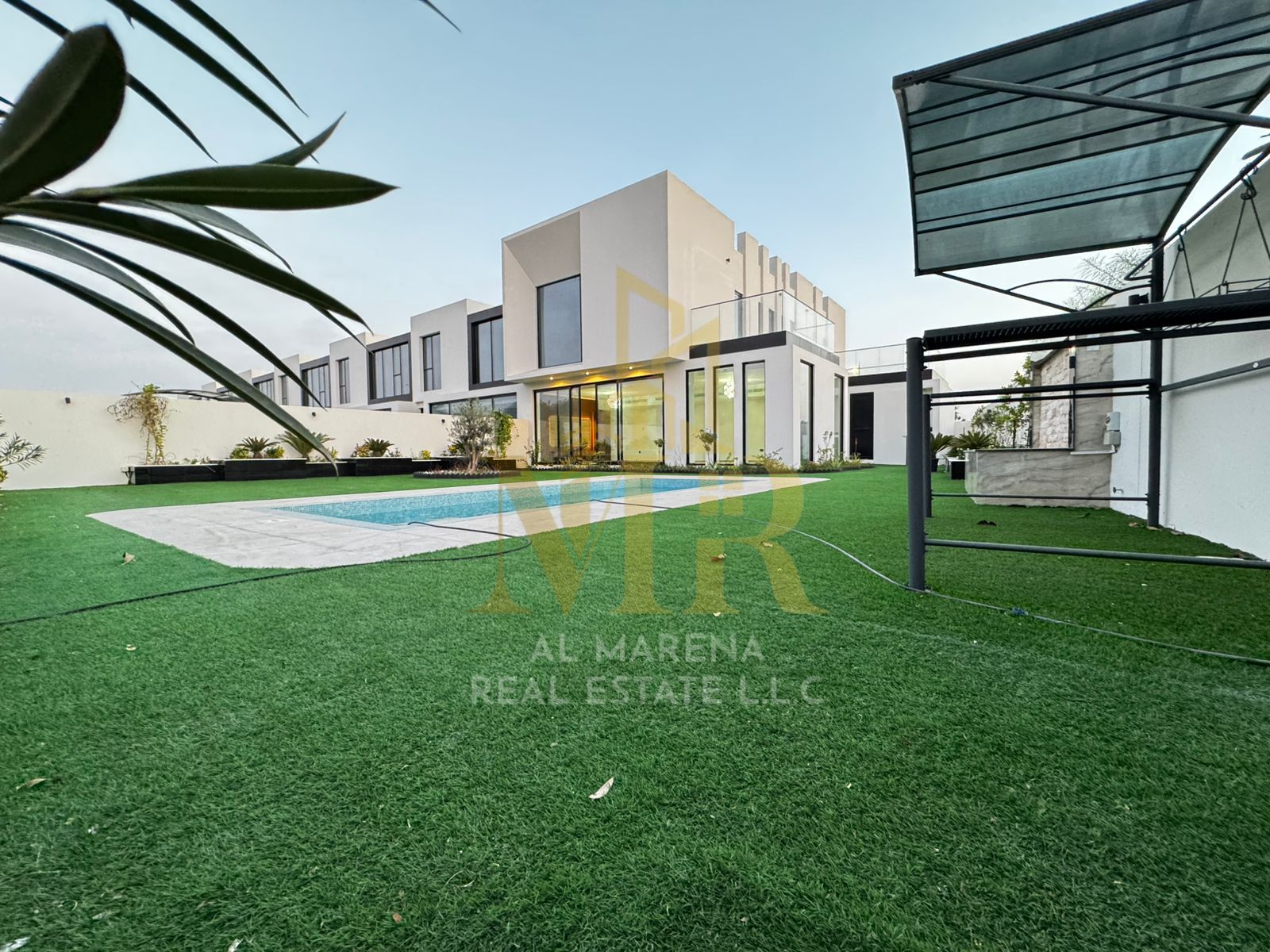 Directly from the owner, Al-Zawraa Villa, including electricity, water, and air conditioning, with a private pool and private garden