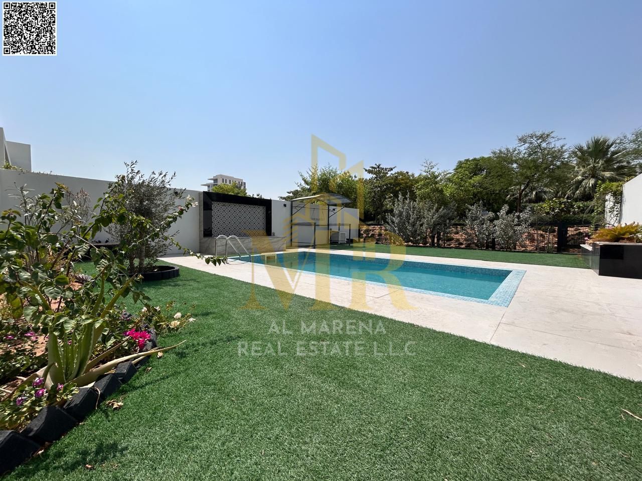 A villa with an all-inclusive price, including electricity, water and air conditioning fees, on the main street, ready for occupancy in the most upsca