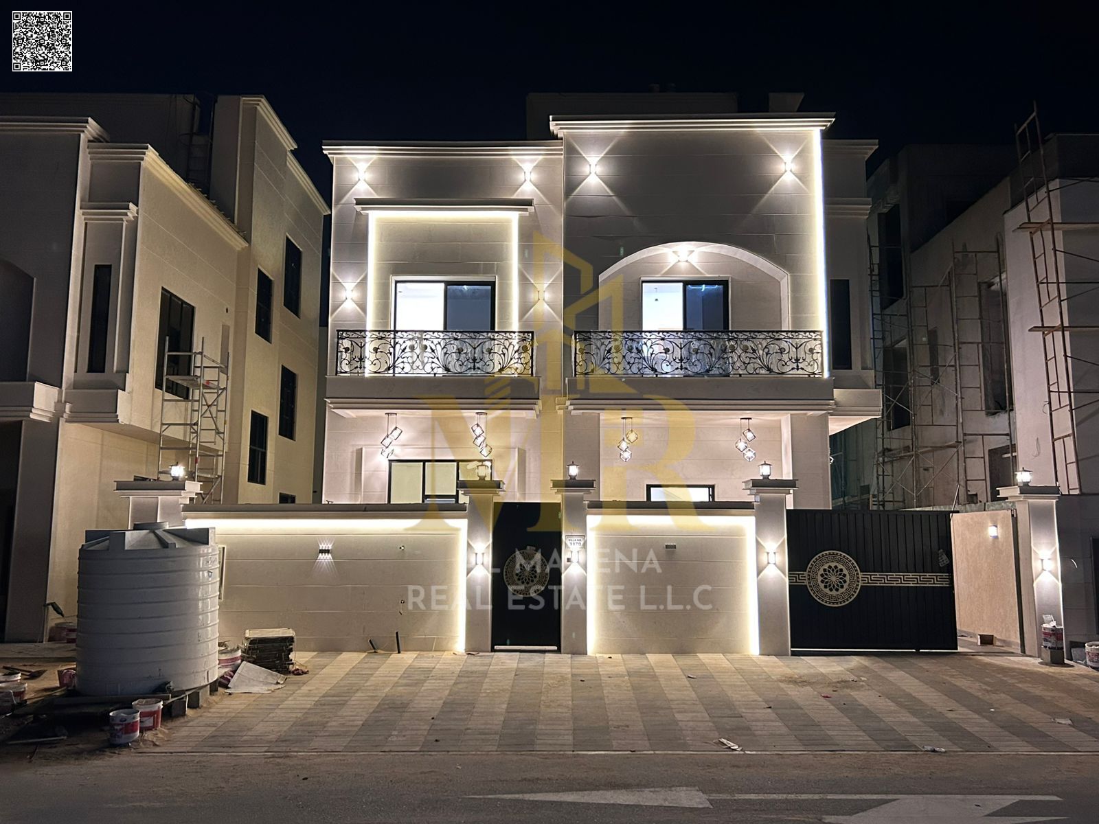 Classic villa, 6 master bedrooms with a roof. The price includes central air conditioning units.
