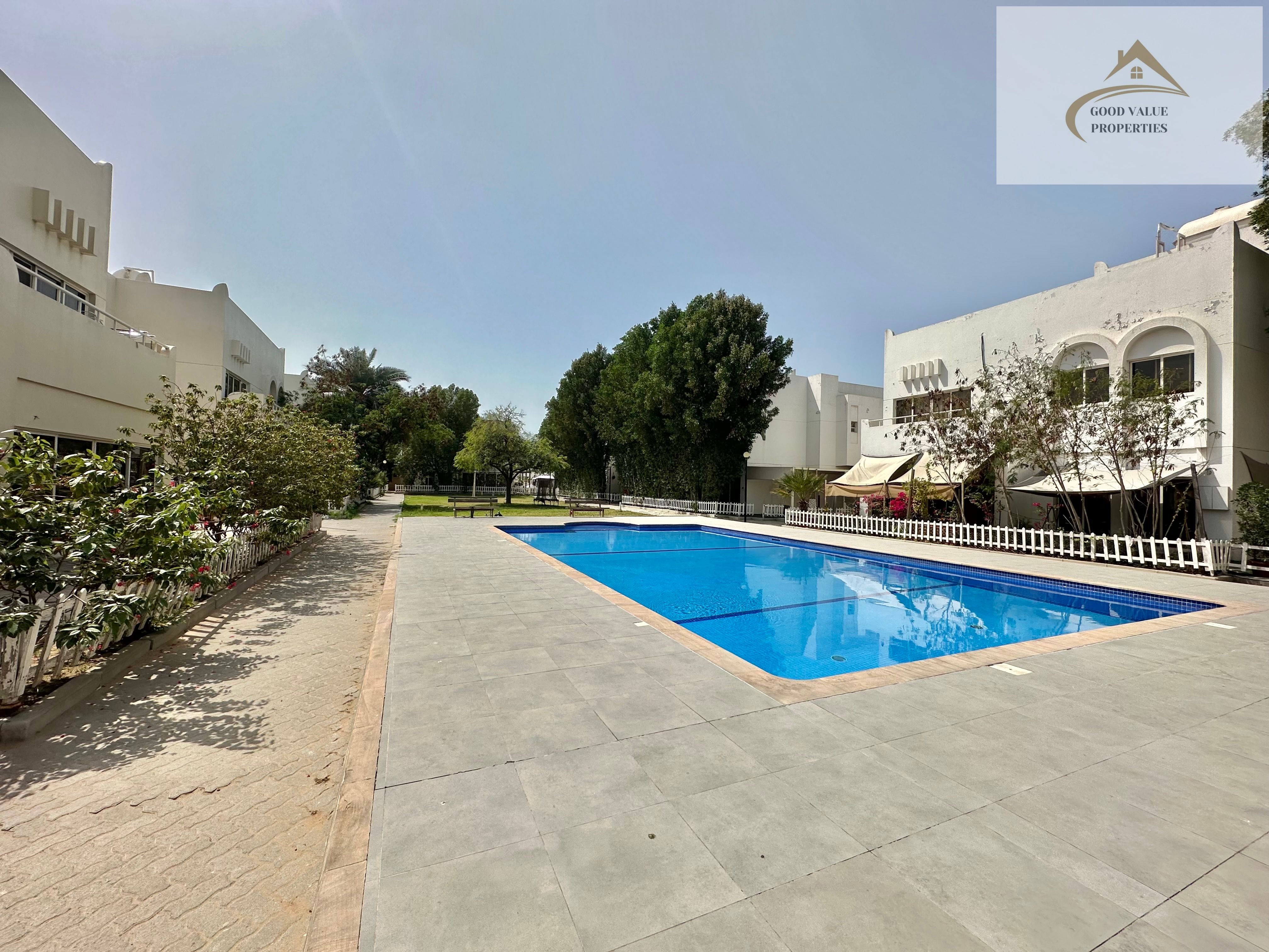 Nicely maintained 4 bhk villa in community with pool and gym…