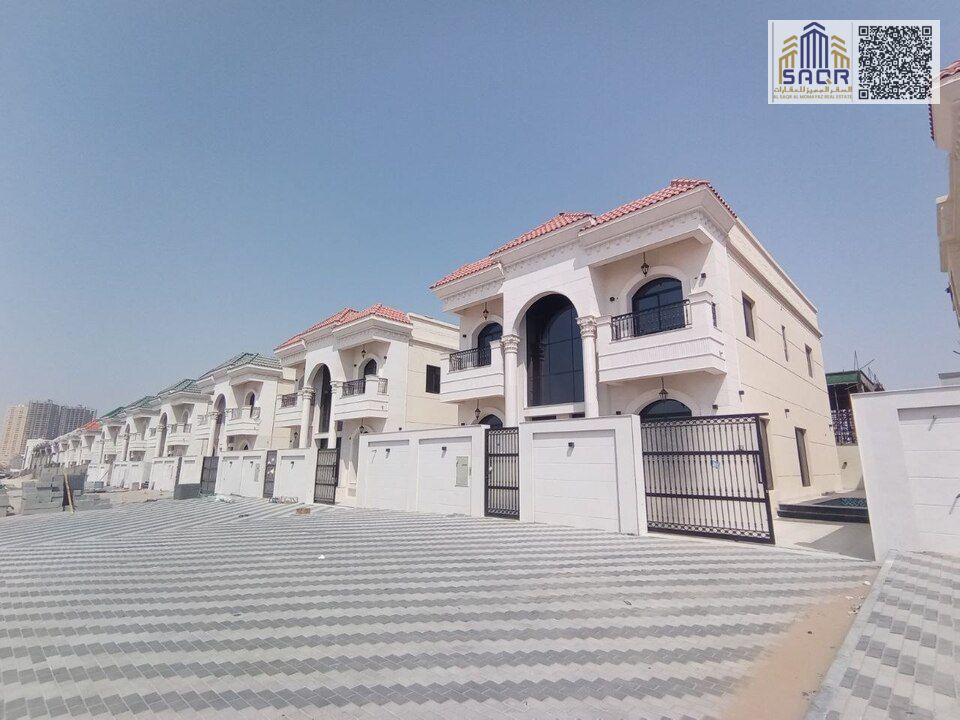 Classic design villa with a swimming pool next to a mosque, a prime location near services / freehold
