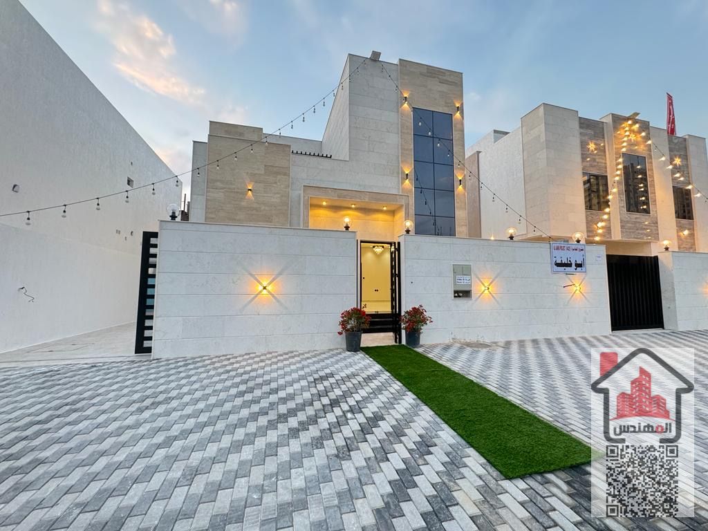 For rent, a first-income villa in Al Zahia, prime location opposite a park and services. It has 4 master bedrooms, a living room, a kitchen, a maid's room, a storeroom, and a terrace. Ask AED 95,000.