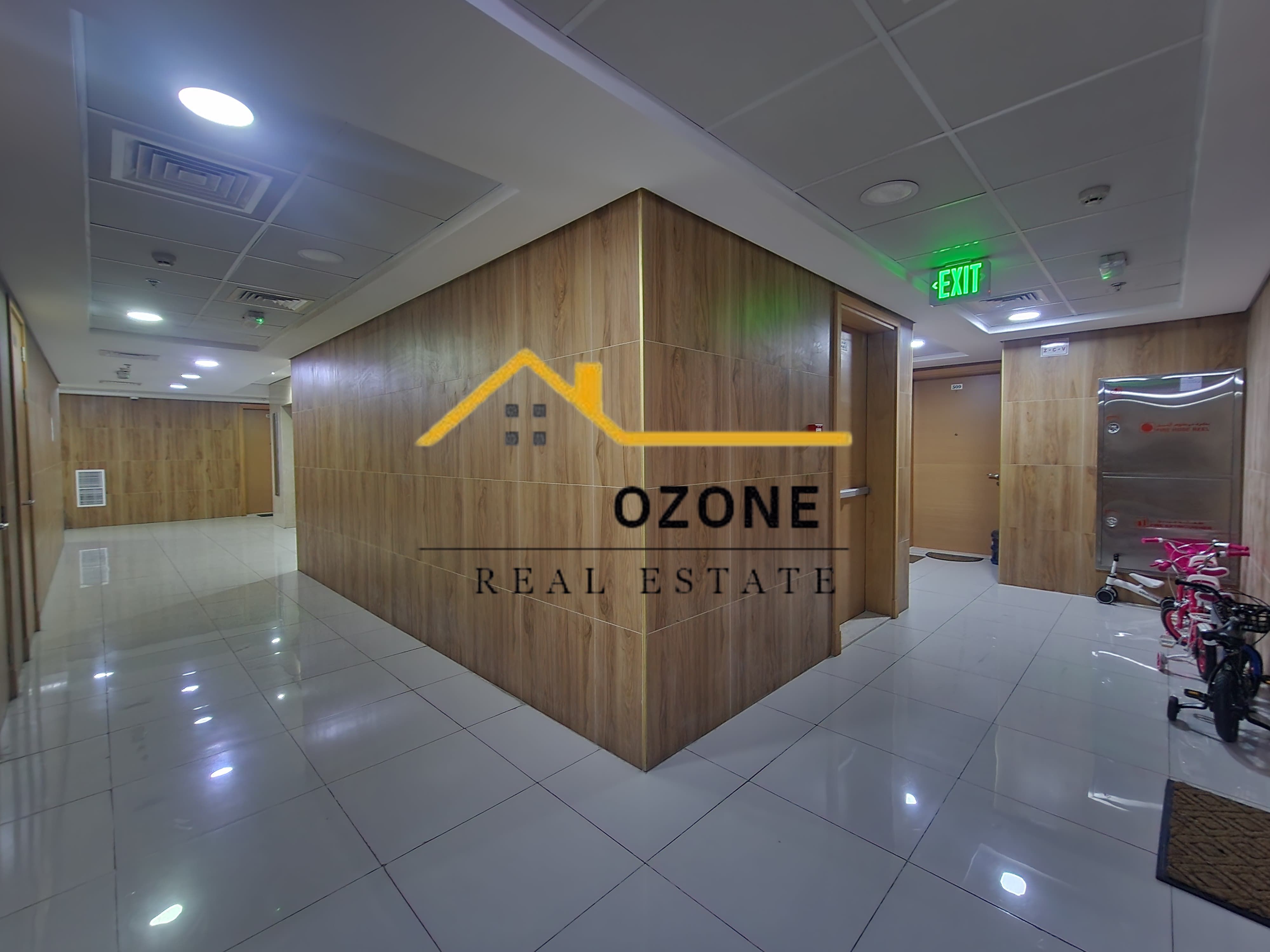 LAVISH 2BHK IN SCHOOL AREA // WITH WOODEN FLOOR //SIX CHEQUE'S POSSIBLE//COVER PARKING FREE //