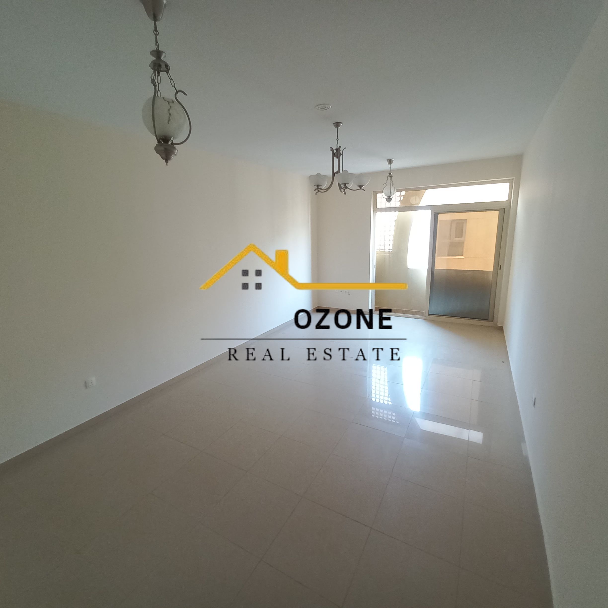HUGE SPECIOUS 1BHK APARTMENT// FREE MAINTENANCE// FAMILY FRIENDLY BUILDING// AT GOOD LOOKING LOCATION//