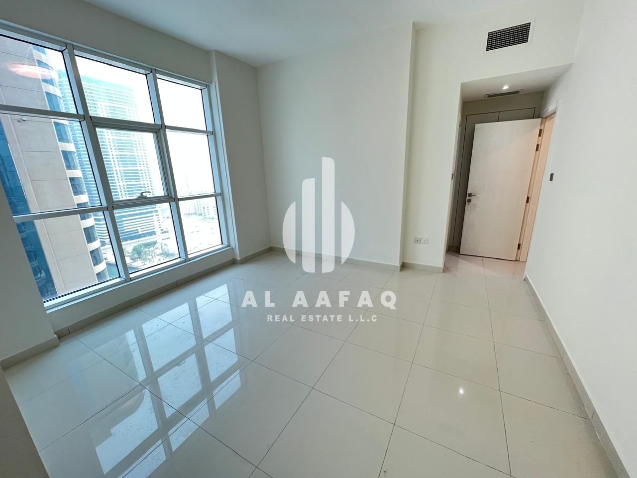 Most luxurious 2BHK| Master Bedroom | Free Parking | Free AC