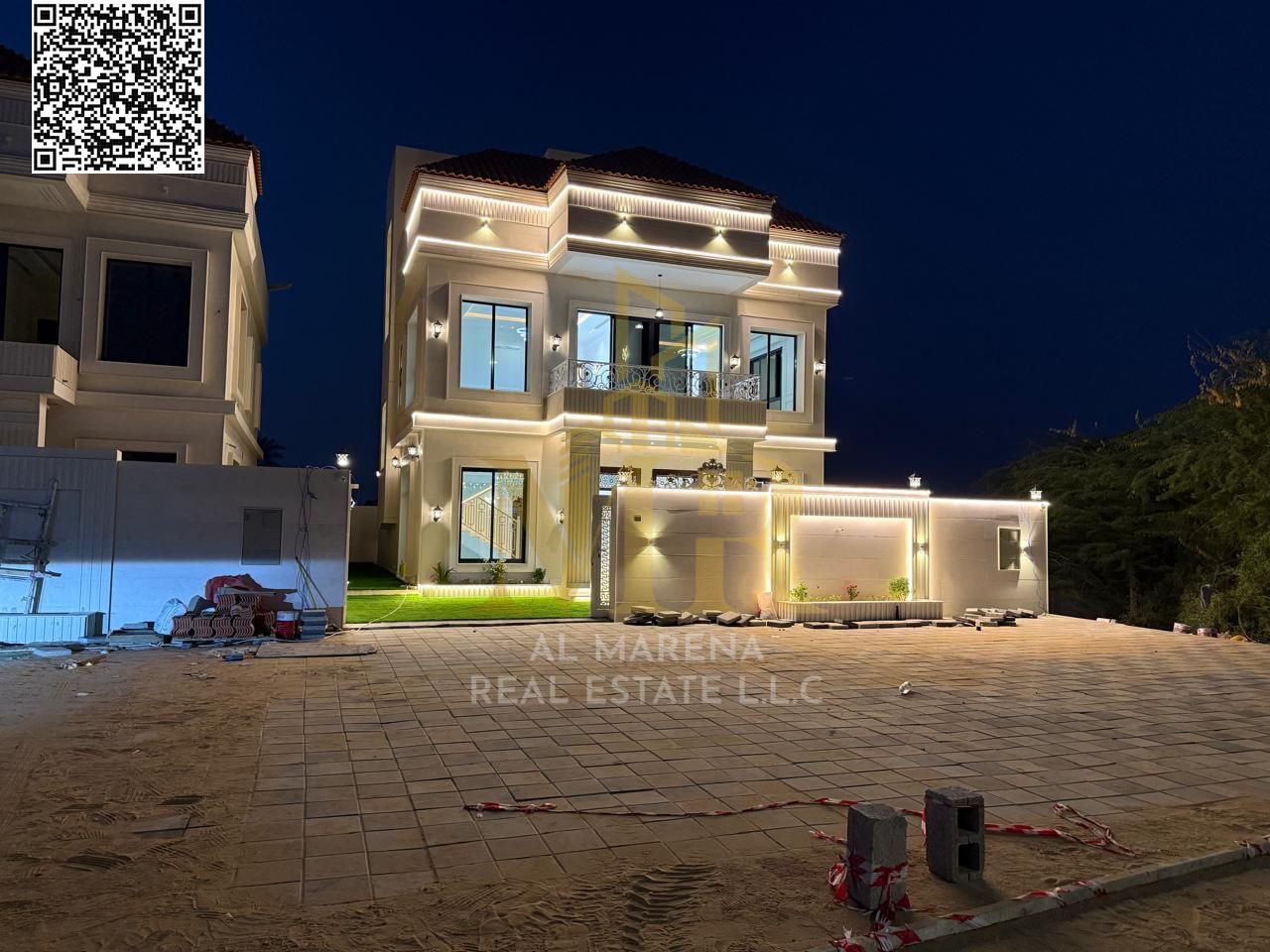Enjoy the luxury of a modern villa with 5 rooms, two floors and a roof in Al Zahia area, super deluxe finishing, freehold and bank financing