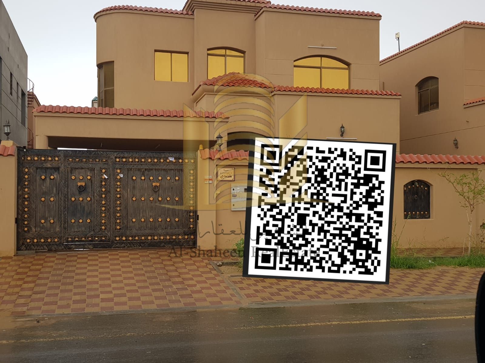 For sale in Ajman, Al Rawda area, Al Tallah Street, in a very prime location. Residential/commercial. The villa has an area of 4,500 square feet on an asphalt road. Suitable for any commercial activity. The villa consists of 5 master bedrooms, a livin