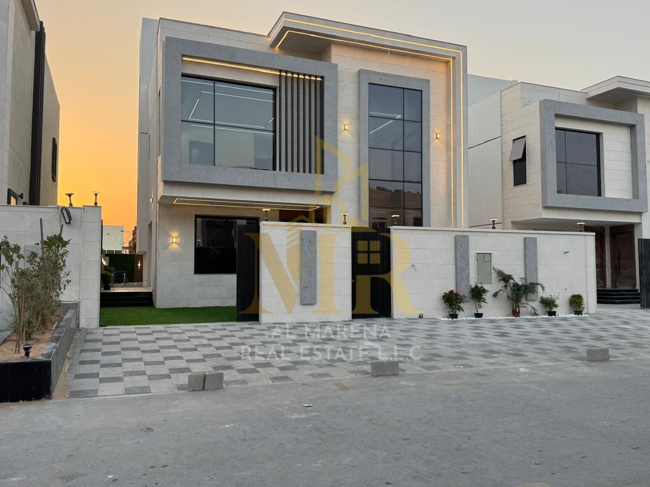 Luxury Villa Al Zahia | Roof + Pool | Fees Included | Freehold