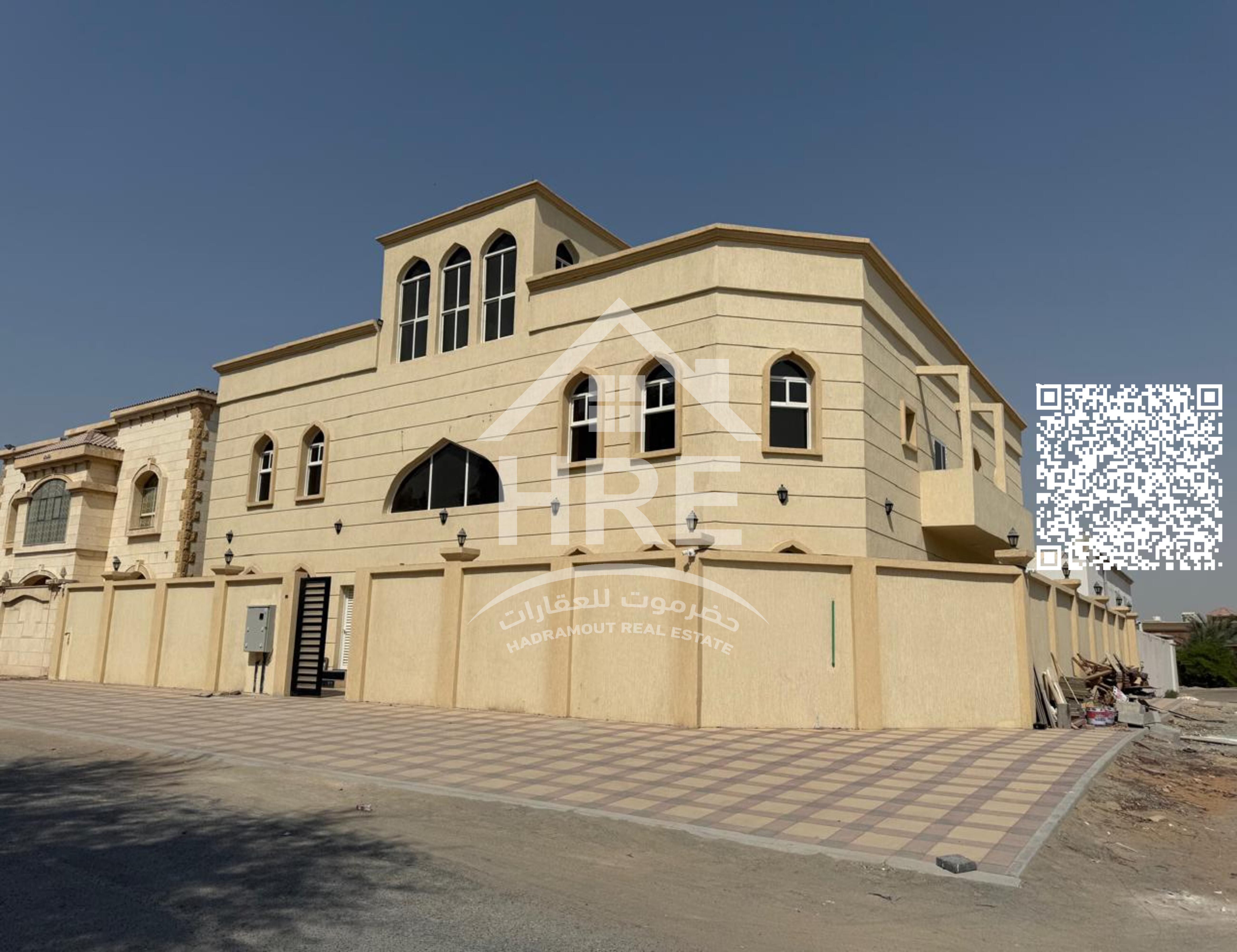 Huge villa with 12 bedrooms and 15 bathrooms on 8,500 square feet.