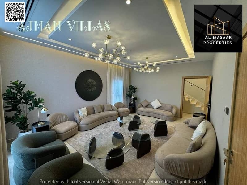 For sale, a luxurious, modern villa with large spaces and high-end finishes.