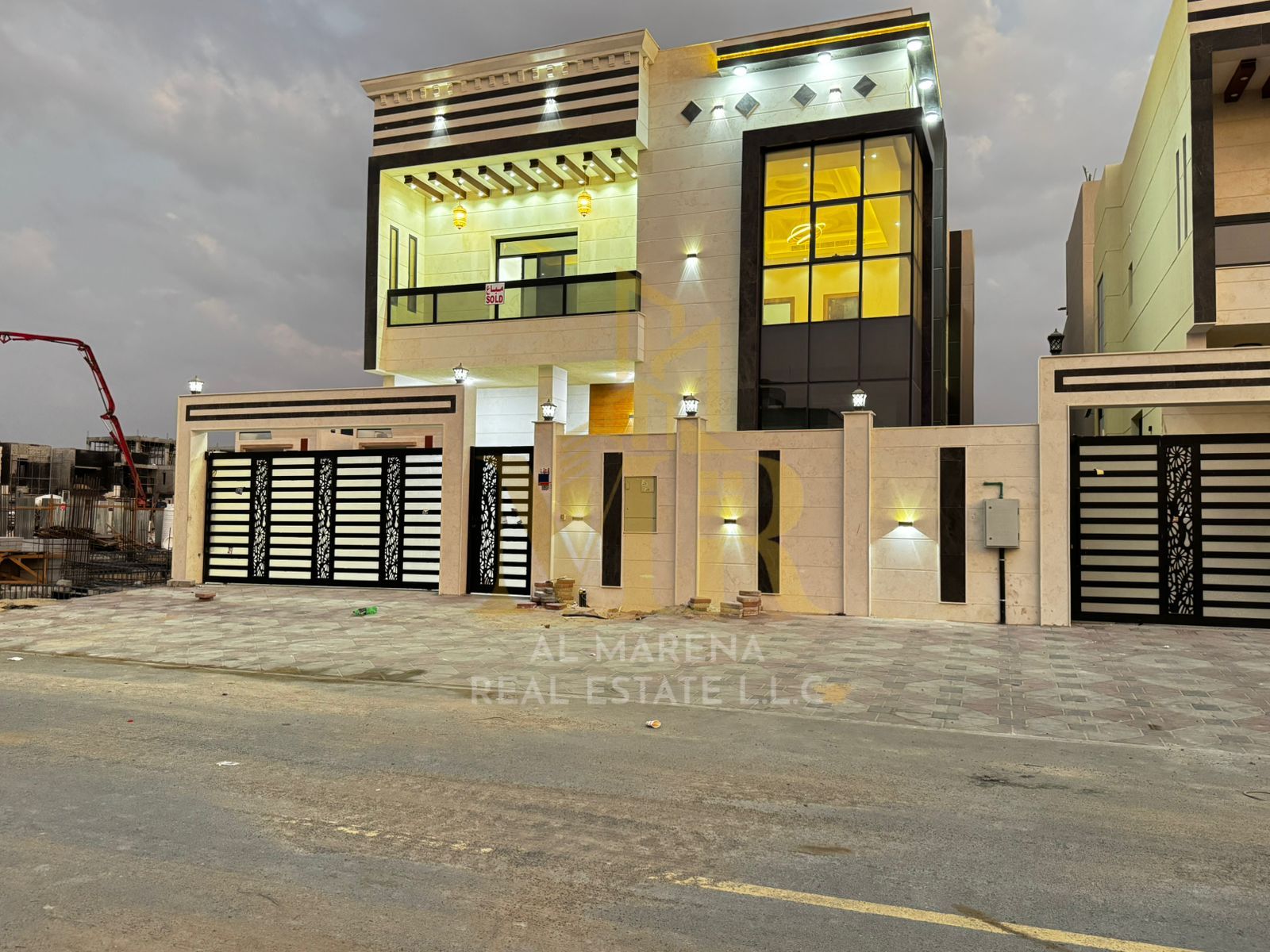 A luxurious, modern villa with high-end finishes and a private garden. The price includes electricity, water, and air conditioning. An exceptional own