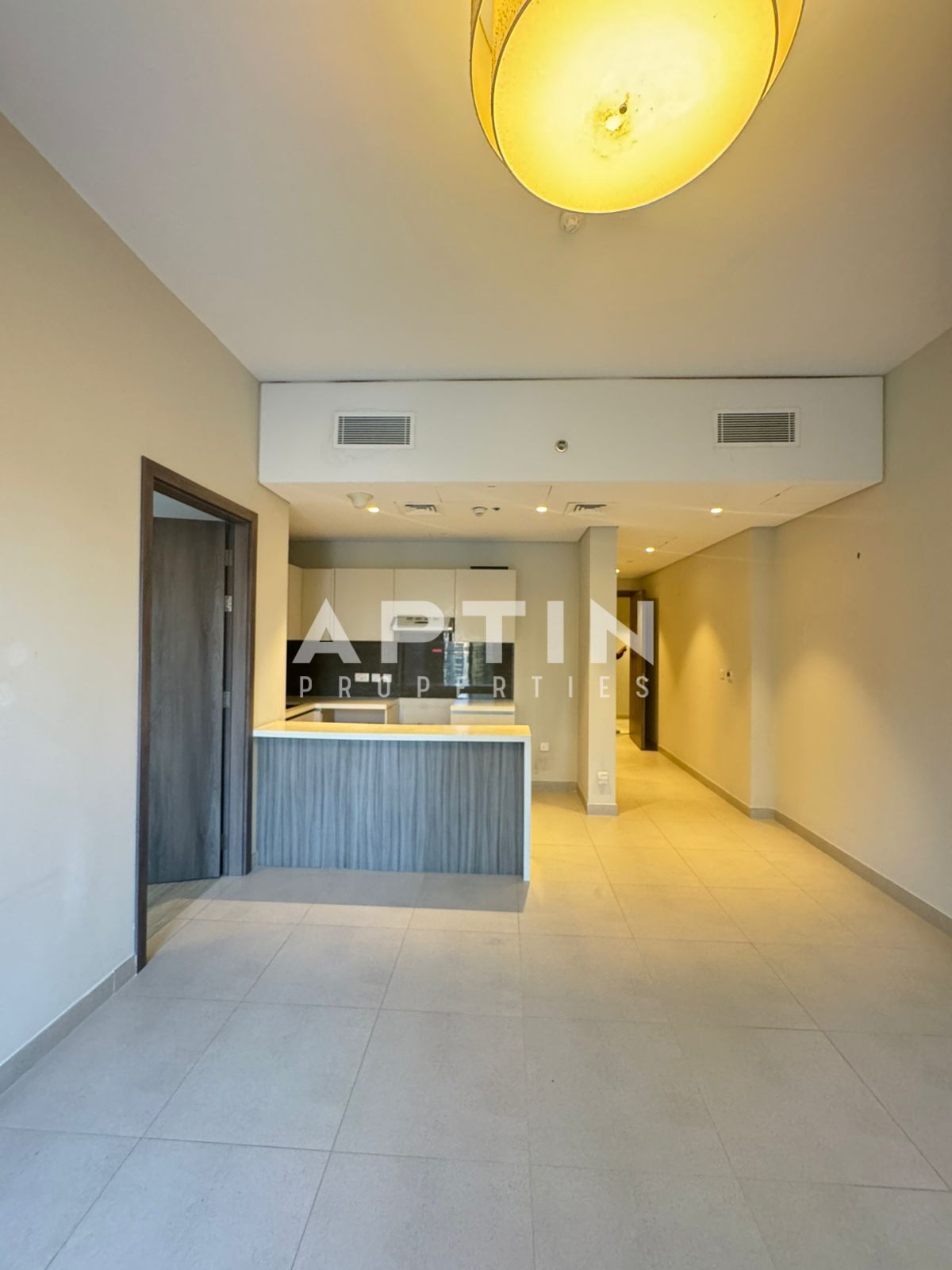 LUXURY 1BHK | BRIGHT INTERIOR | BALCONY | HEART OF BUSINESS BAY