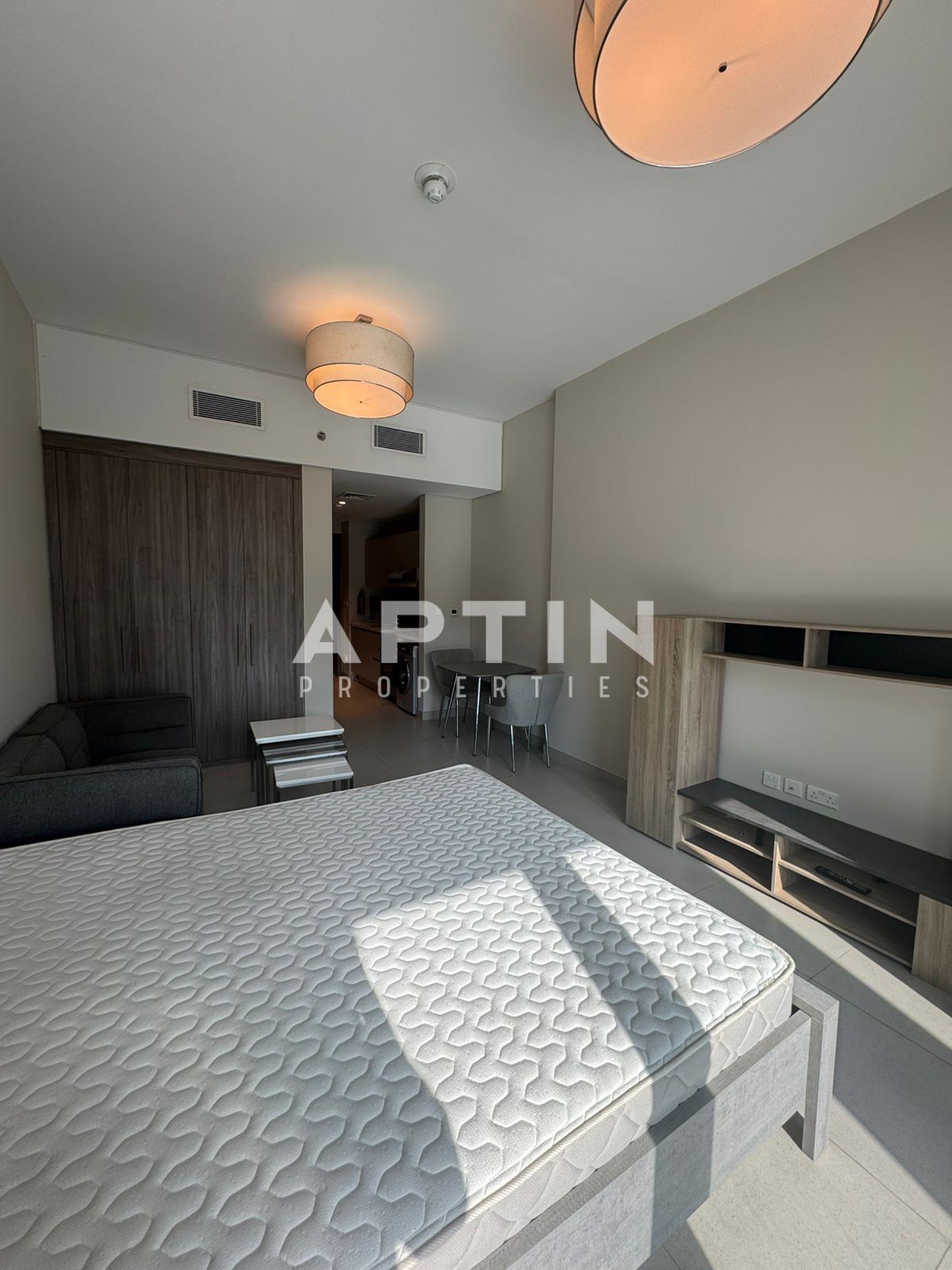 FULLY FURNISHED STUDIO | BALCONY | OPEN KITCHEN | BUSINESS BAY