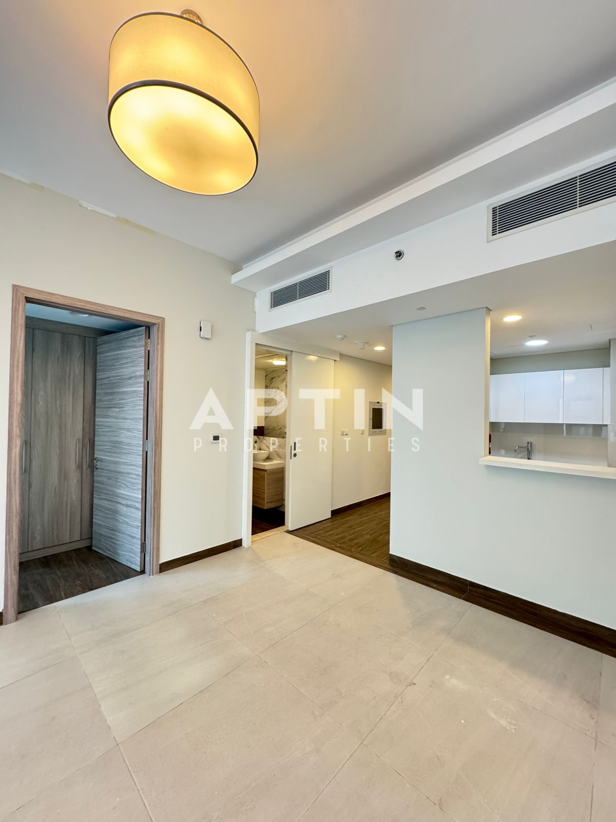 WELL-DESIGNED 1BHK | BALCONY | CENTRAL BUSINESS BAY