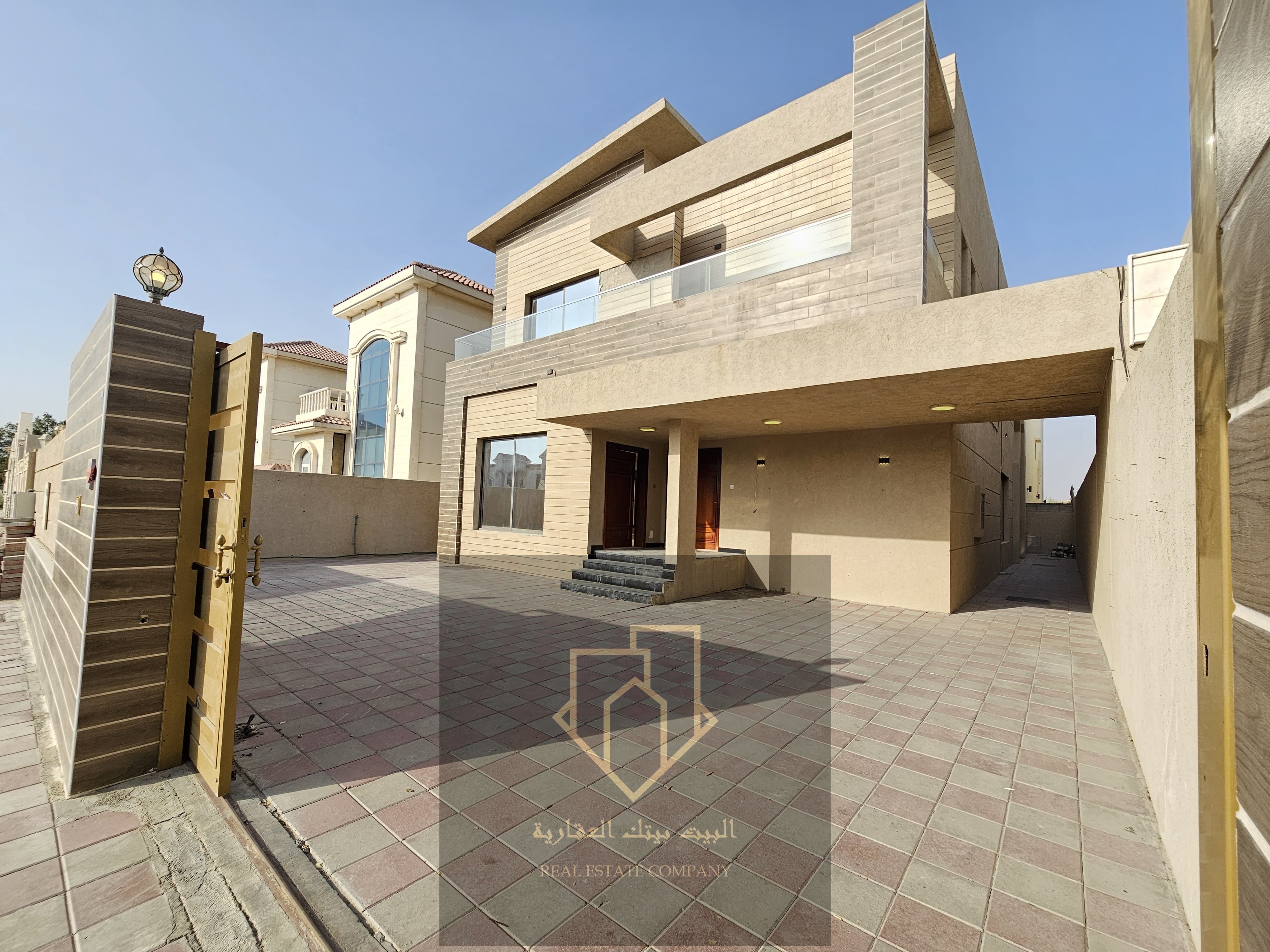Villa for annual commercial rent in Al-Rawda area 5 master rooms
