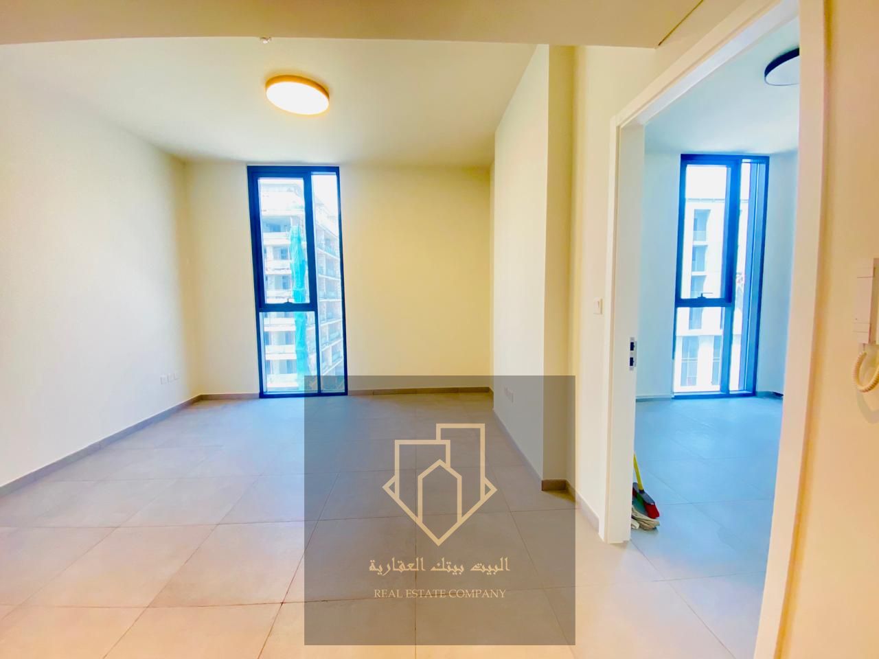 Room and lounge for sale in Sharjah Tower Solo2Est Flage