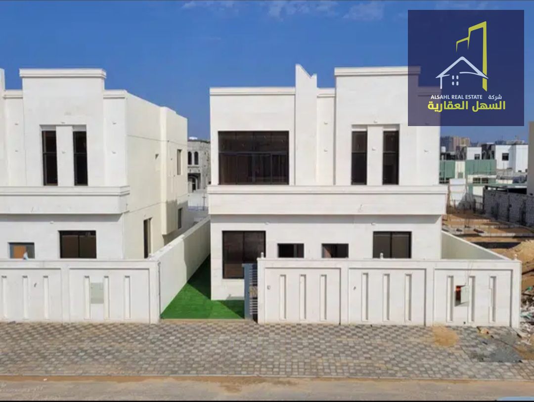 Luxury villa with 5 master bedrooms, a living room, a hall, and a maid's room - a prime location with integrated services