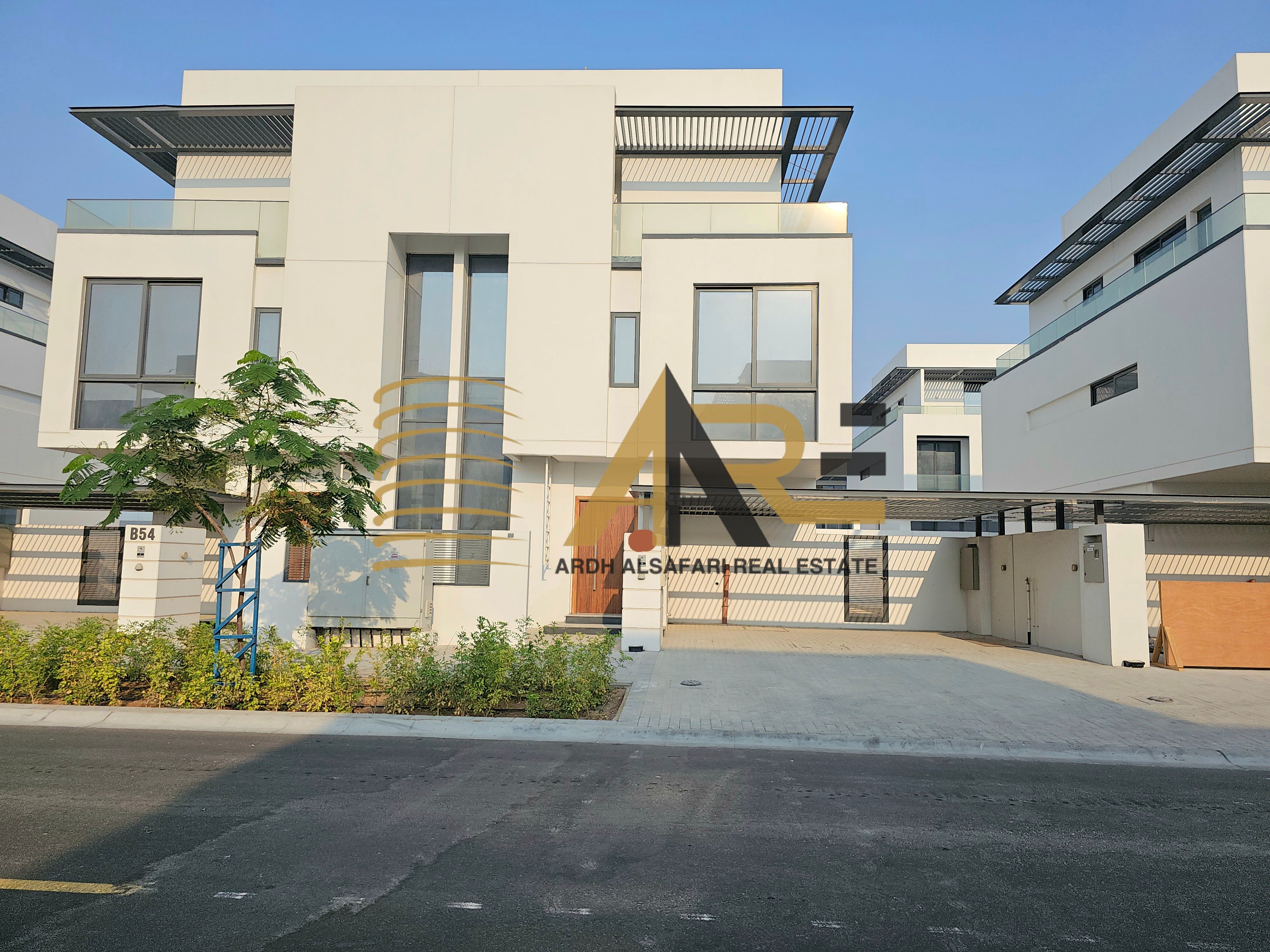 Brand new luxurious 4bed double story villa 145k