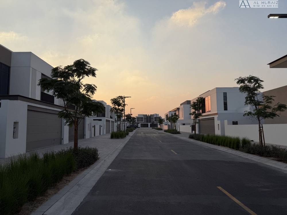 Exclusive 4BR | Vacant | Great Location
