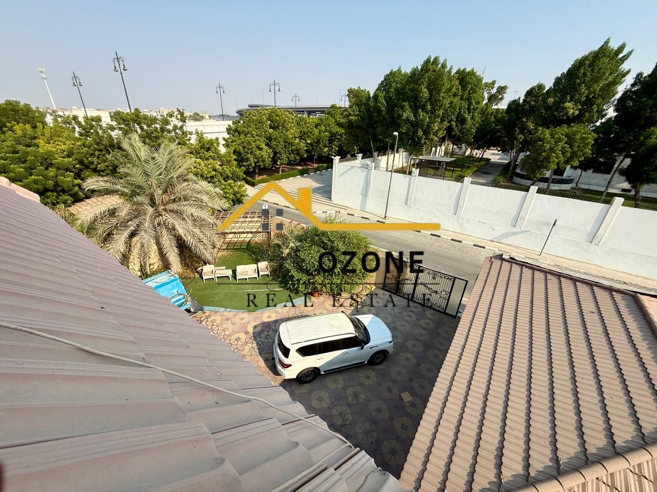 Elegant 6-Bedroom Villa with Spacious Lawn & Dual Entrances – Only 3M