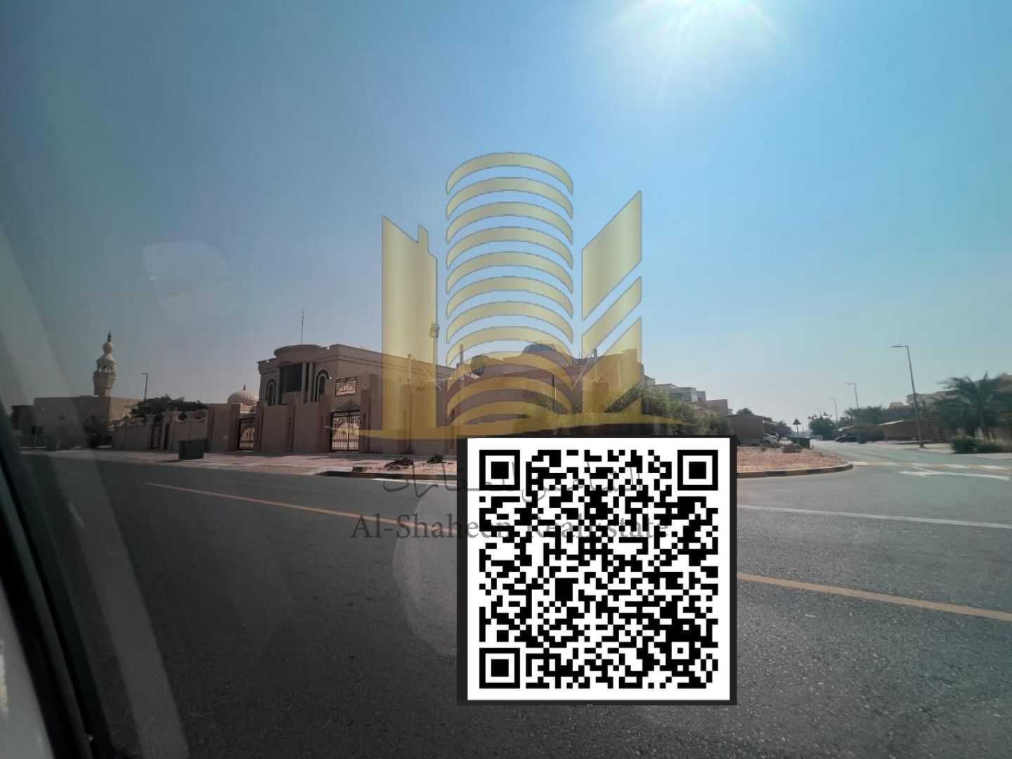 For rent in Ajman: A two-story villa in Al Hamidiya 2 Close to Sheikh Mohammed bin Rashid Street Close to the mosque. Consists of 5 master bedrooms, an outdoor living room with a kitchen, and a maid's room with split air conditioning. Ask for AED 120,000