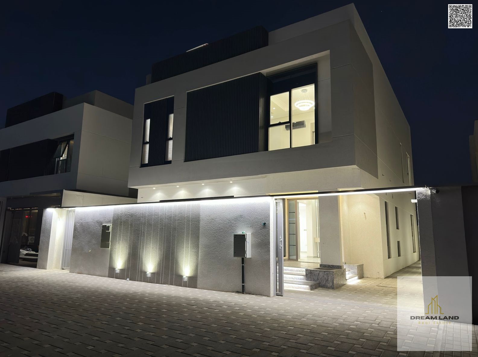 For sale, a luxurious villa in Al Yasmeen, Ajman, 5 master bedrooms, a living room, a hall, and a maid's room. It is located in a strategic location n