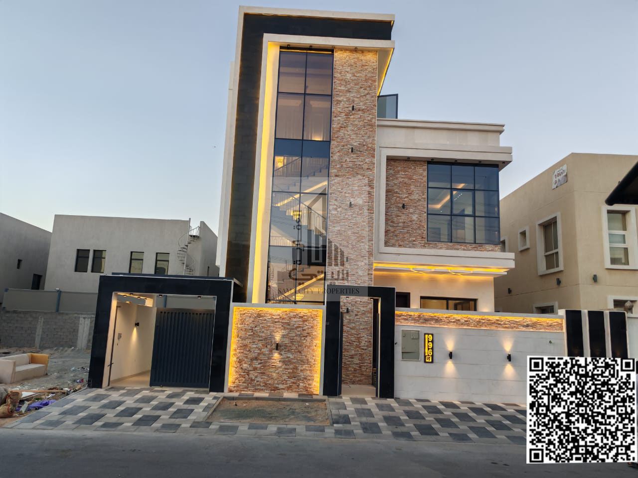 "Villa with roof for sale"! An incomparable location "directly behind the Jasmine Garden"! "Freehold 5 master bedrooms"!