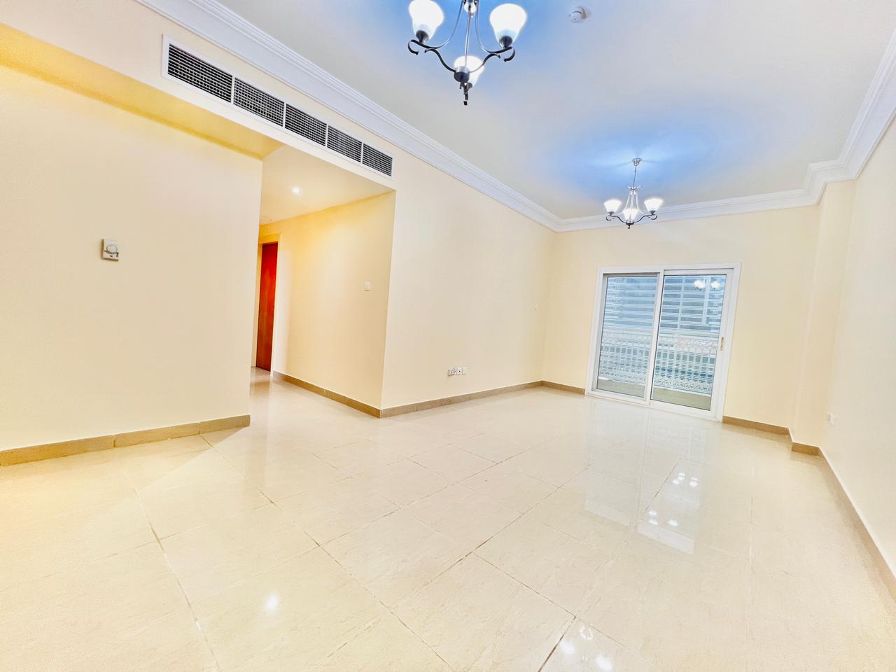 Luxury 2bhk with 2WashRoom 1master bedroom front of Dubai Border building front oldibus rent 50k 4cheque payment