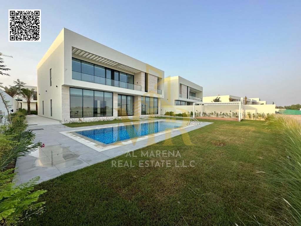 Seize the exceptional opportunity to own a luxurious villa with an elegant architectural design at an attractive price, including electricity, water,