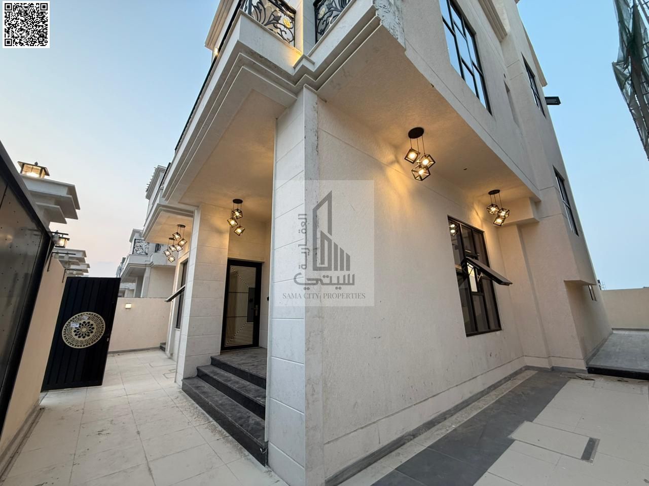 Villa for sale in Al Helio Features: 6 master bedrooms • Majlis with bathroom • Living room with bathroom • Main kitchen • Maid's room • Large setbac
