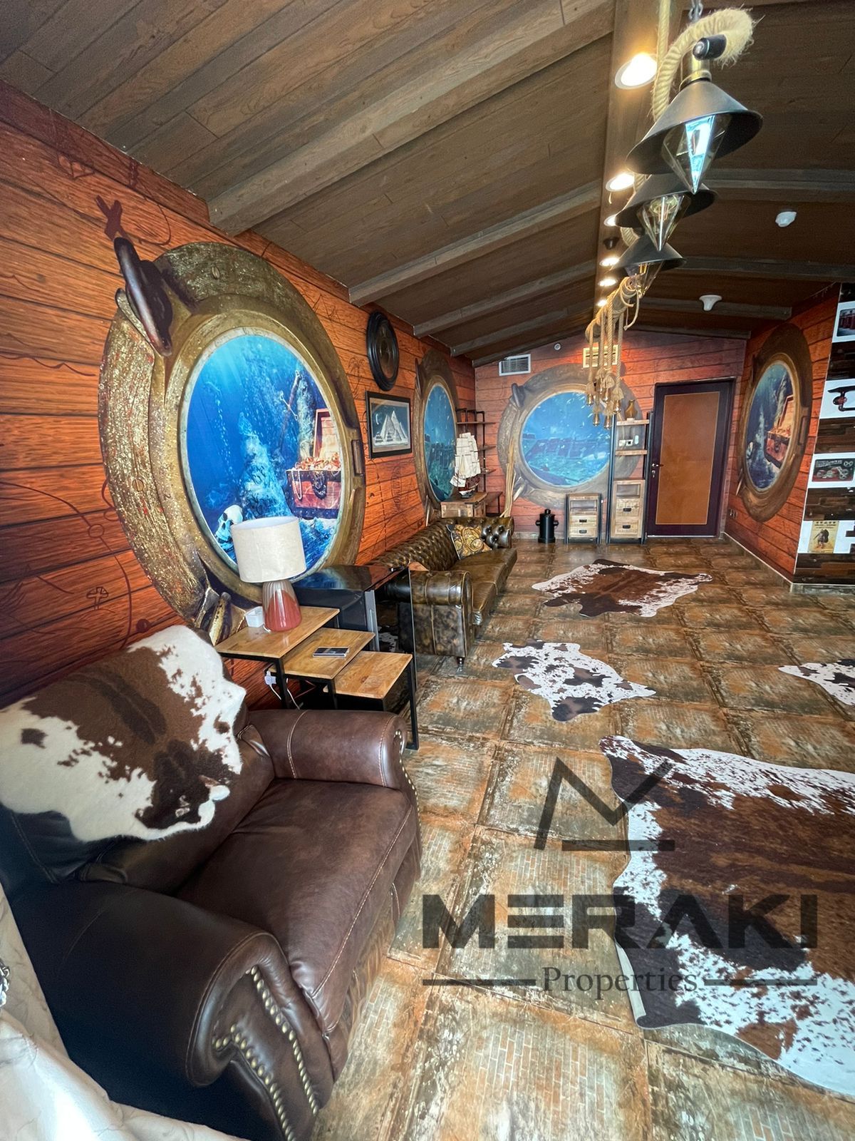 A magnificent duplex apartment, honestly nothing more beautiful than this. Fully furnished and also with a full sea view, ideal for those who enjoy lu