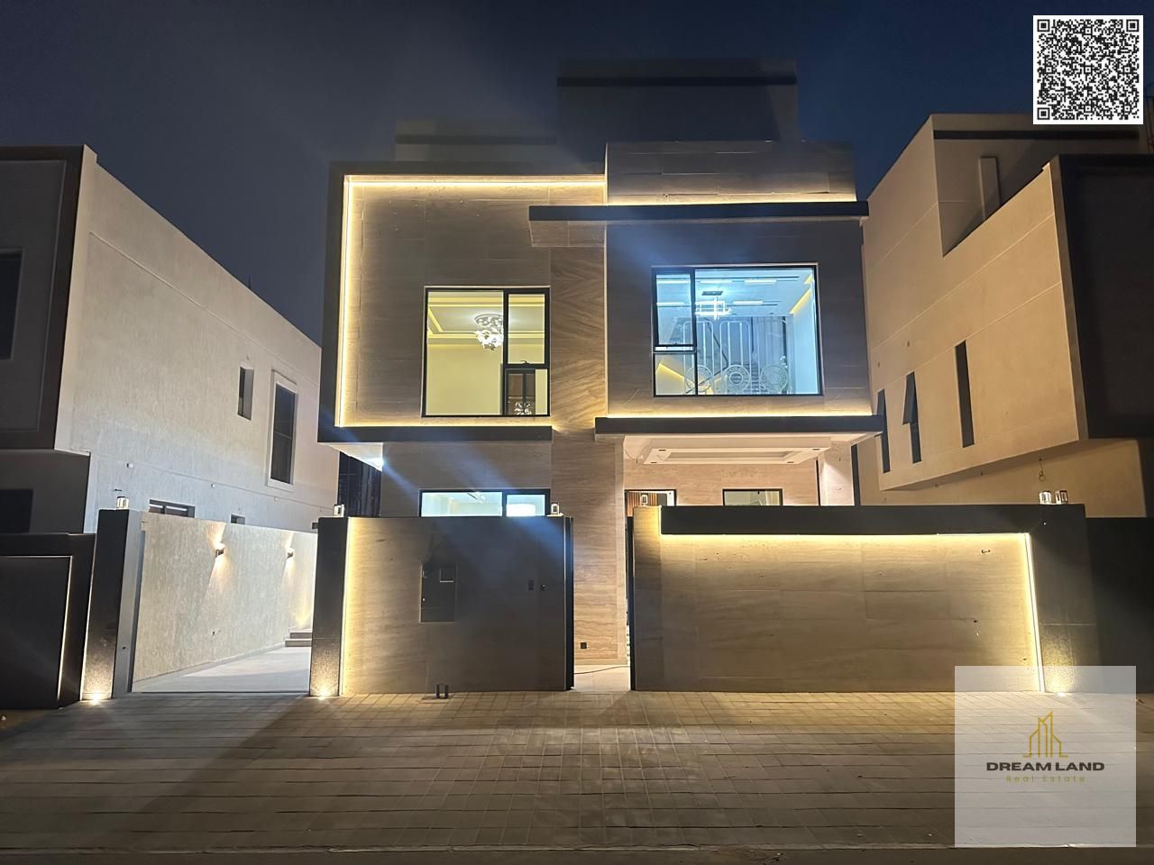 With a swimming pool for sale, a luxurious modern villa, two floors and a roof, including air conditioners, registration and ownership fees, high-end
