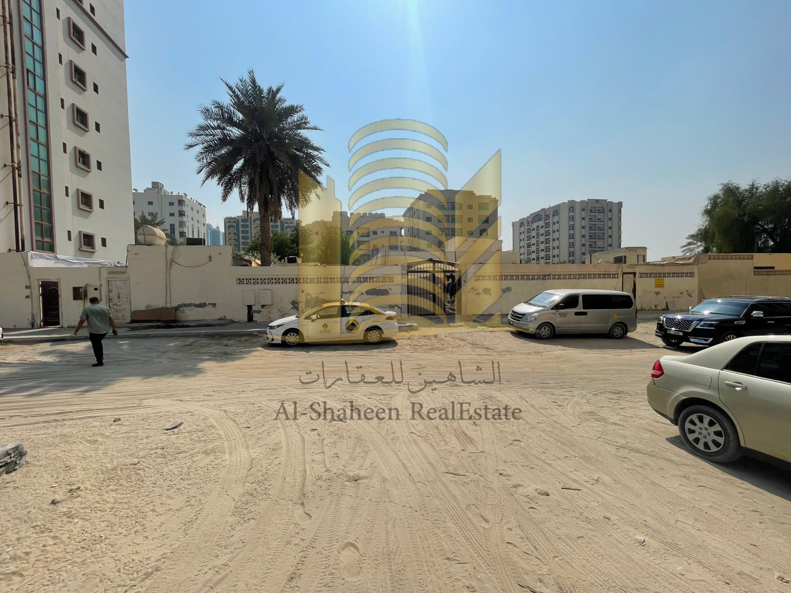 Available arabic house for sale in al rashidiya 2.10400 sqft land size Ground + 4 approved Invested residential 4 units (4 electricity meter) Income:- 210,000 aed price:- 3 million aed (non-negotiable)