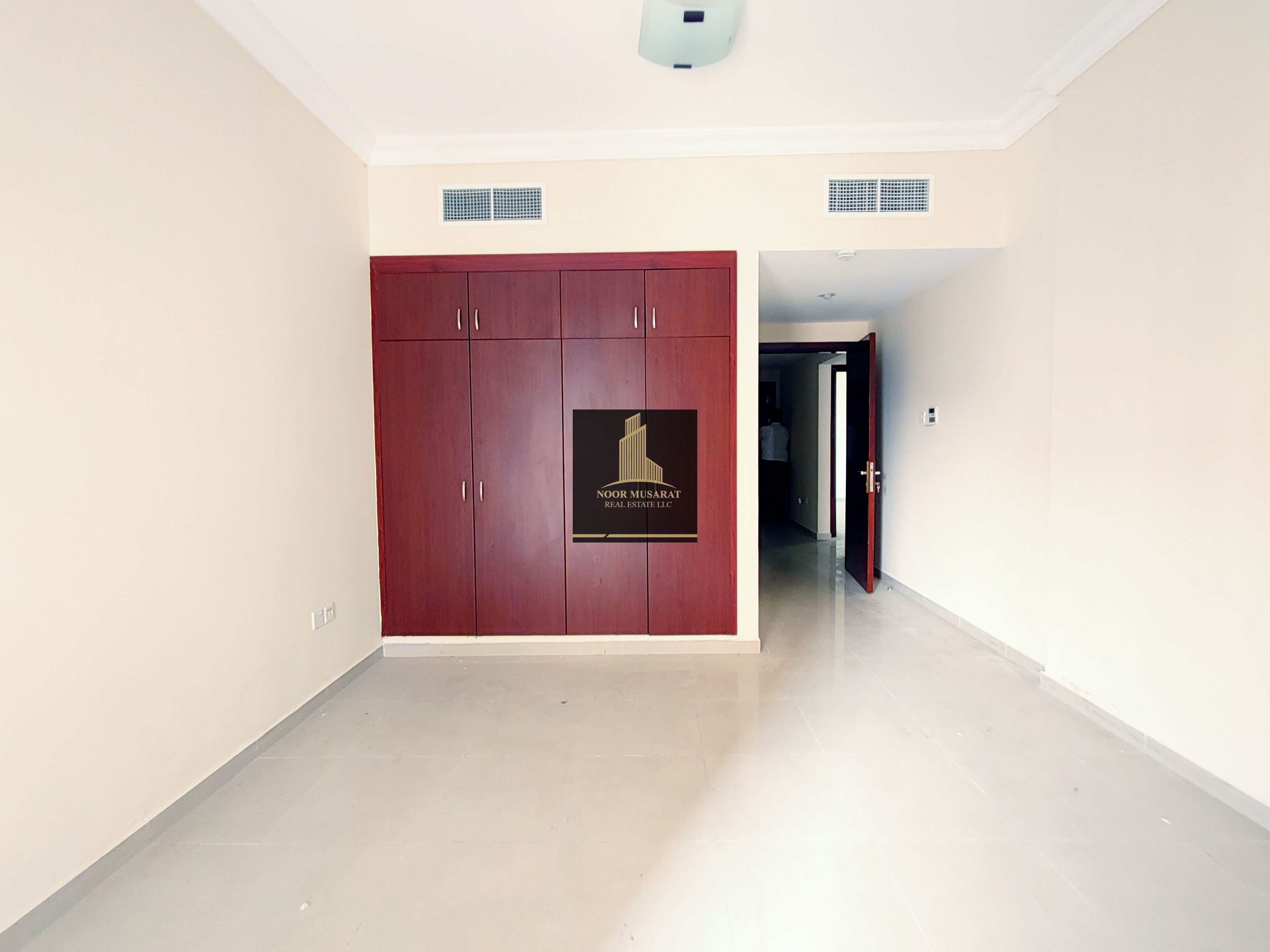 Vip 3Bedroom 3bathroom with 2 balconys with wardrobe med room only 60k near nesto mall for details call watsapp Ameer
