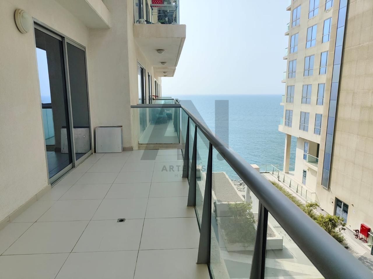 Seaview | Upgraded | Furnished |Waterfront living