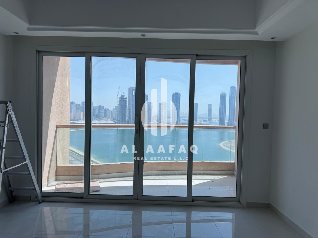 Most luxurious 3BHK| Master Bedroom | Free Parking | Free AC