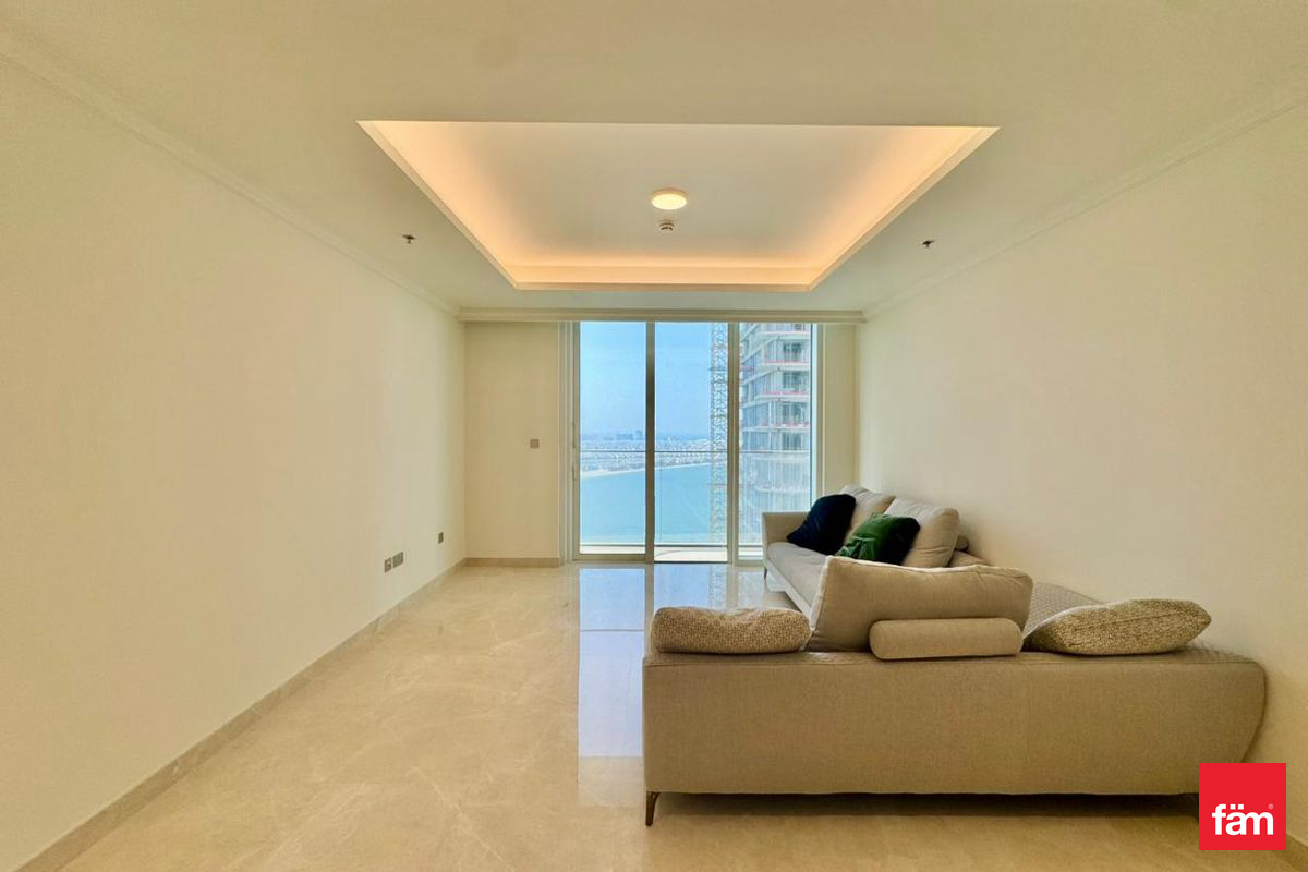 DESIGNER UPGRADED I PRIVATE BEACH I BEST VIEWS