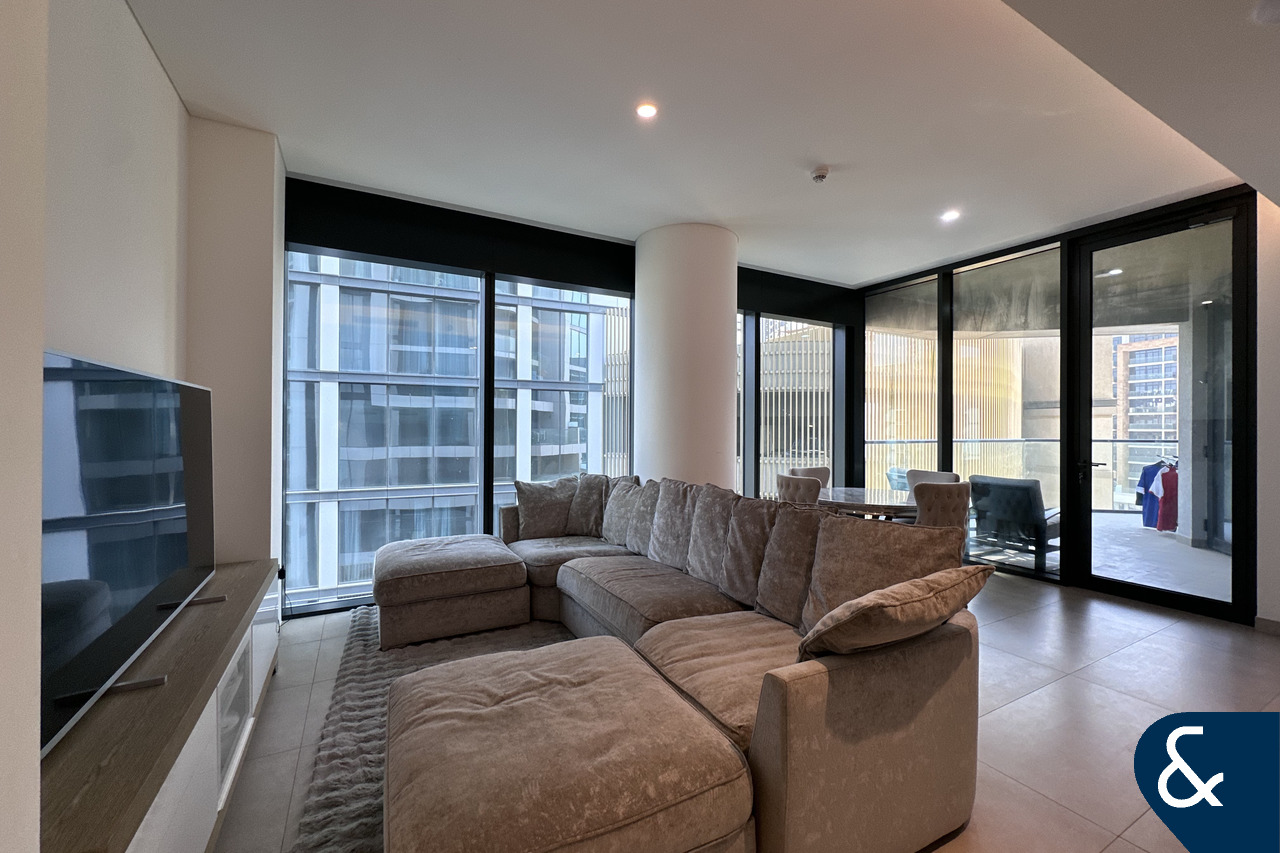 Vacant On Transfer | Corner Unit | Maids Room